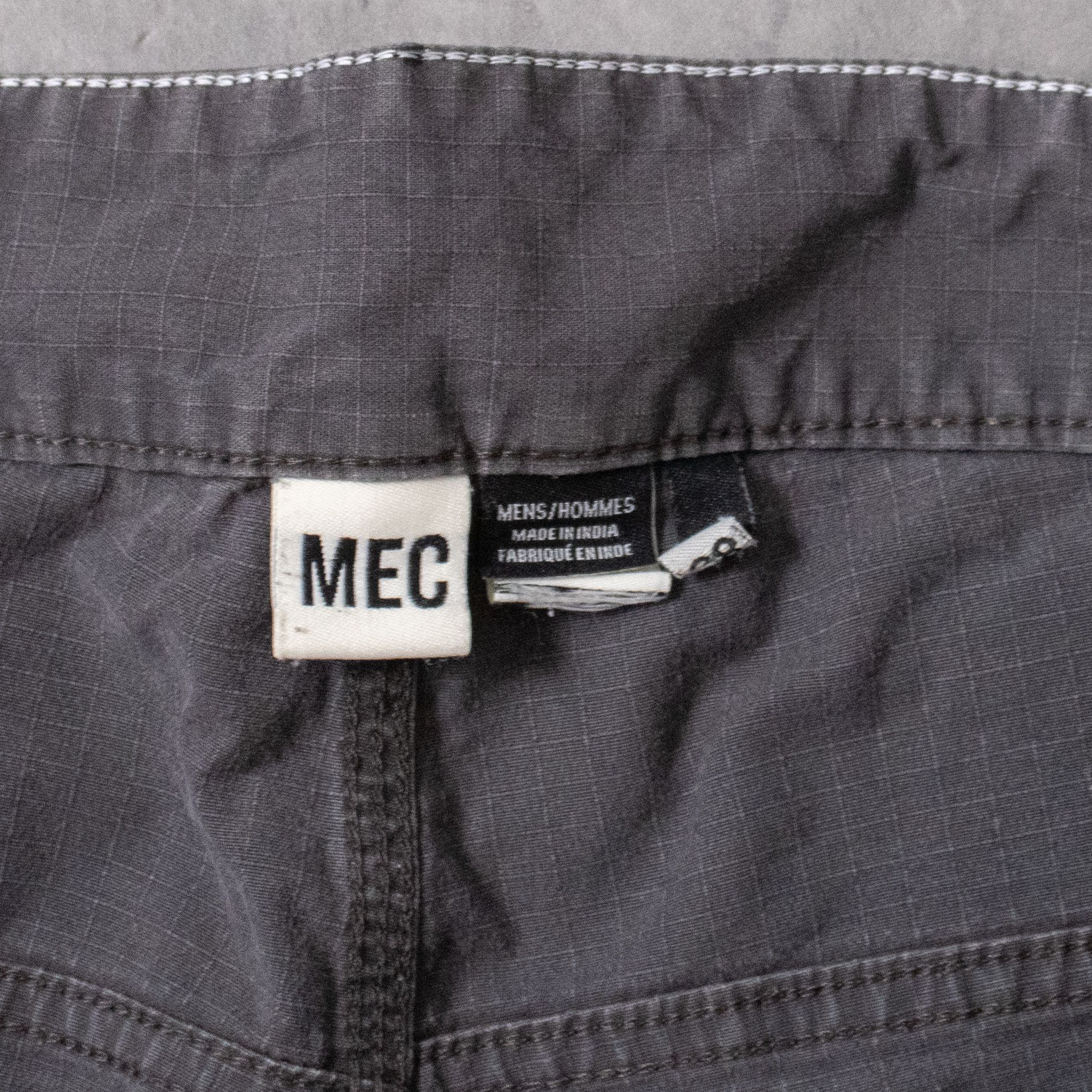 Mountain Equipment Company Y2K 2000's MEC Baggy Long Inseam Grey Shorts Size US 41 - 7 Thumbnail