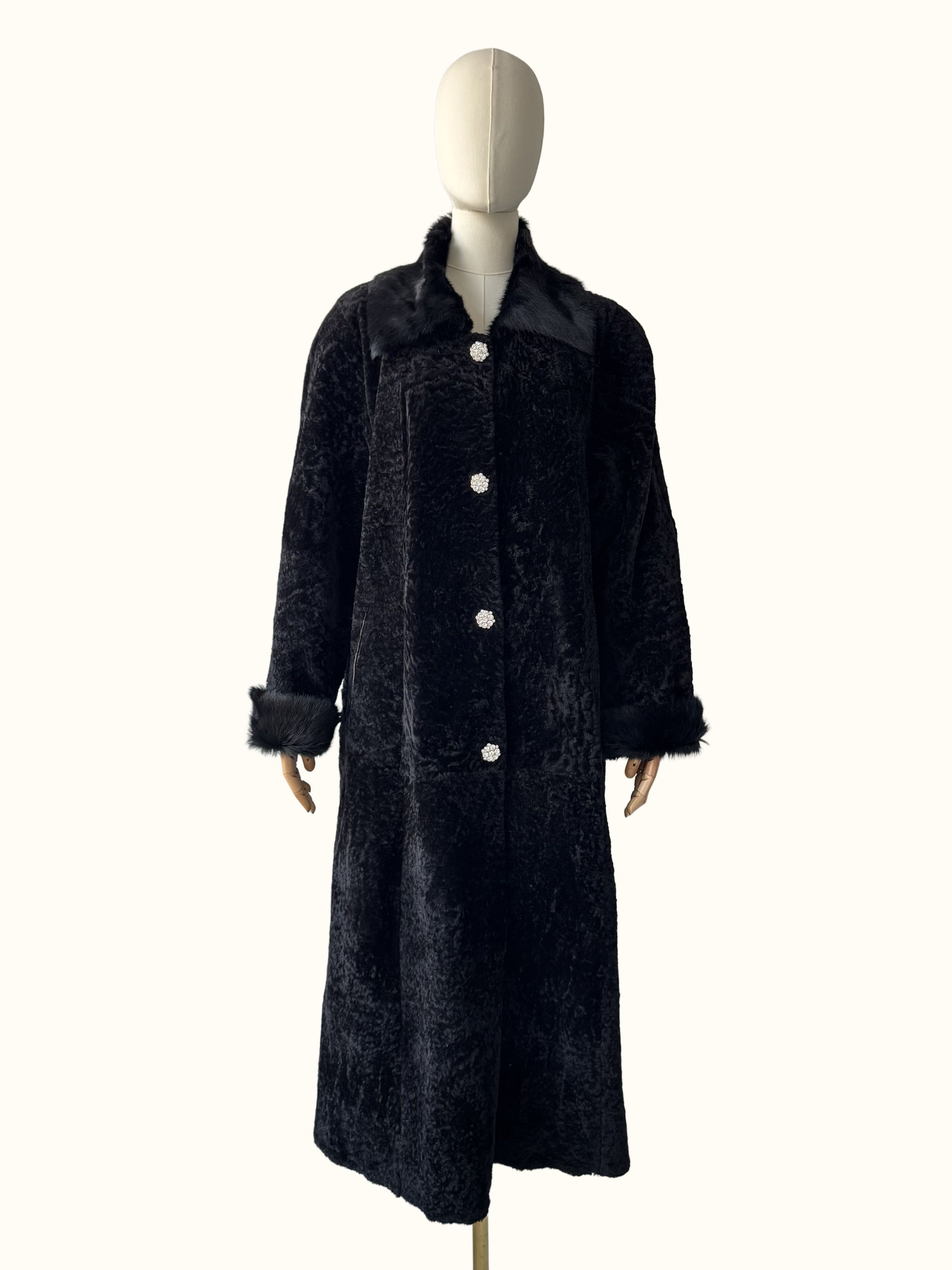 Vintage Vintage Real Lambskin Coat (B550) Size L / US 10 / IT 46 - 1 Thumbnail