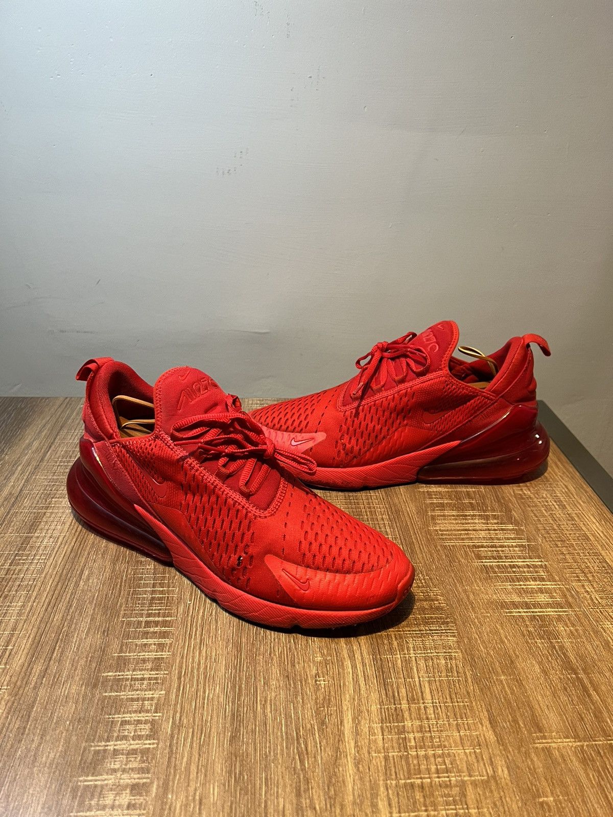 Nike Nike Air Max 270 Men's Size 11 Triple University Red Shoes Size US 11 / EU 44 - 2 Thumbnail