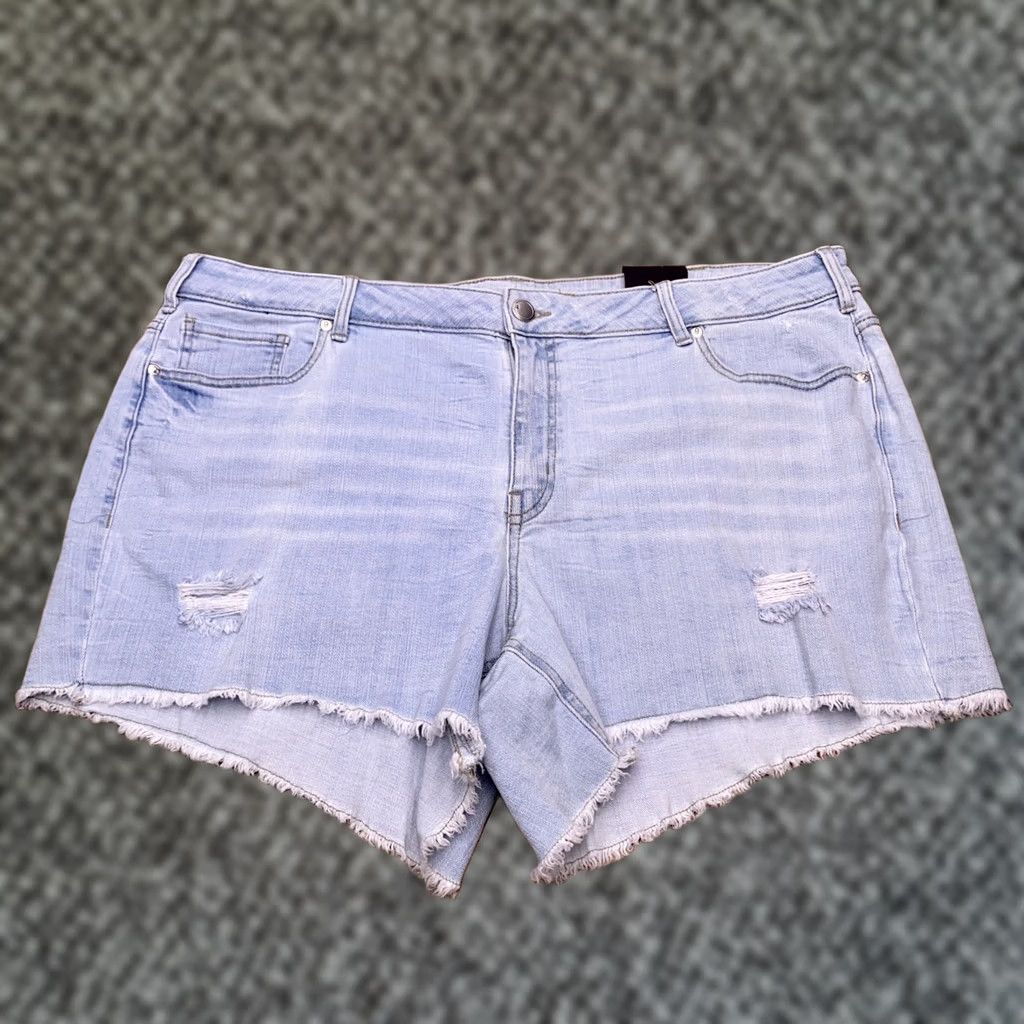 Vintage Lane Bryant Girlfriend Short 22 Blue Cut Off Light Wash Denim 5-Pocket Logo Distressed Plus Womens Clothing Size 22 Jeans Modern blue Size 40" / US 18 - 1 Thumbnail