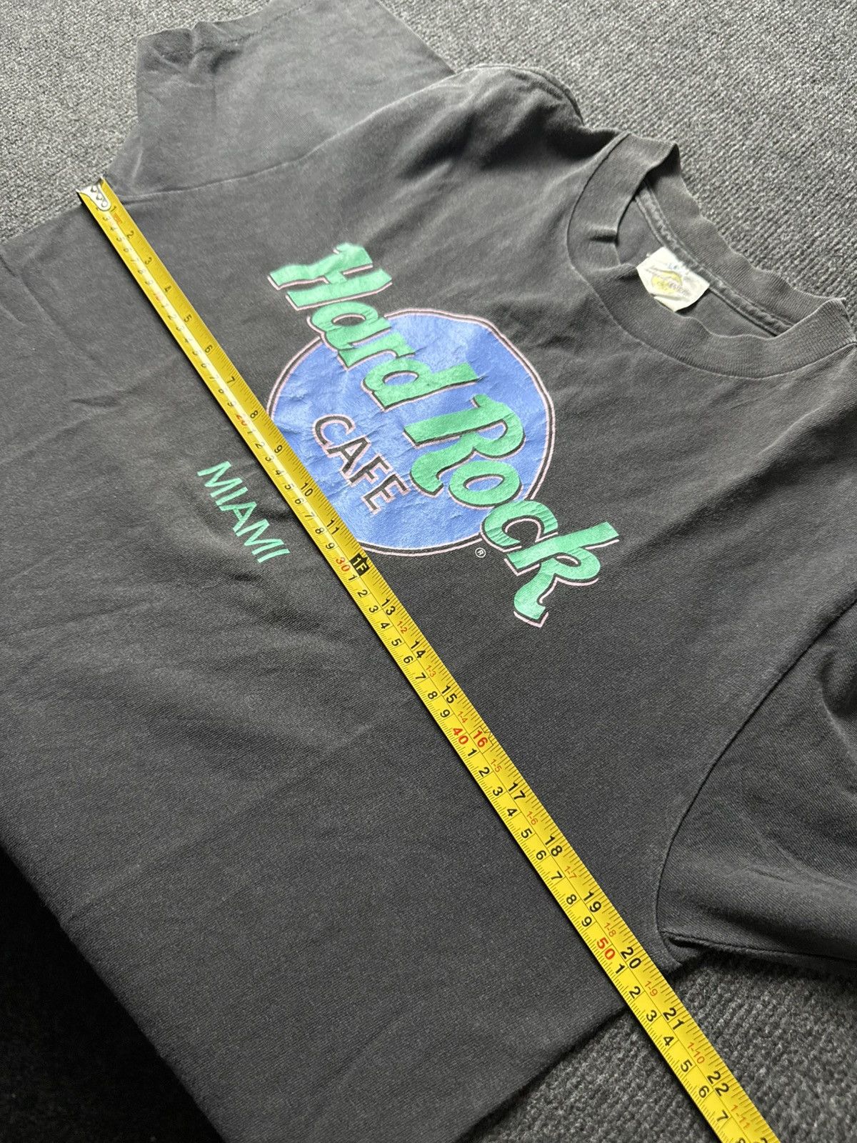 Hard Rock Cafe 90s Retro Hard Rock Cafe Miami Faded T-Shirt Vintage USA Tee Size US M / EU 48-50 / 2 - 18 Thumbnail