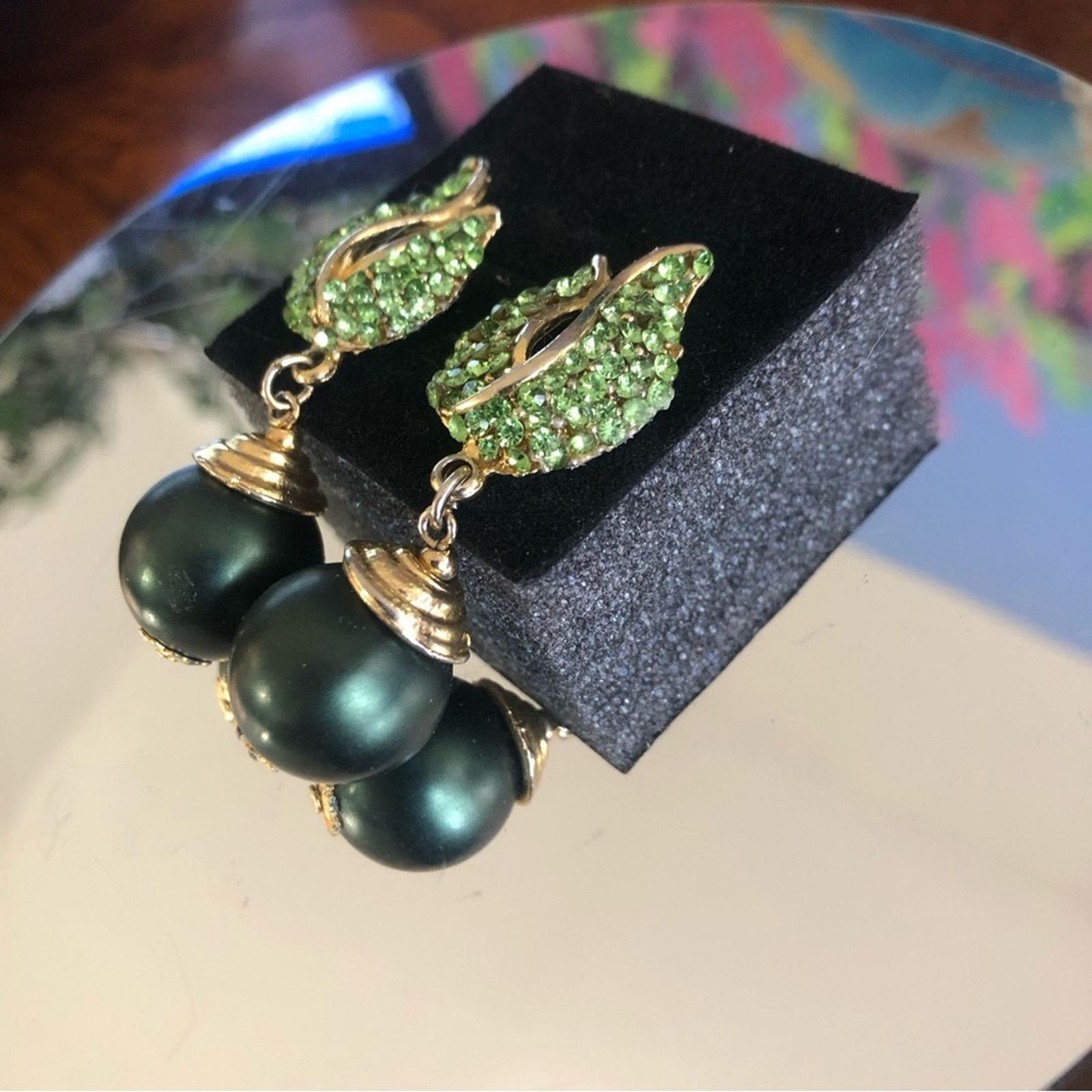 Vintage Vintage peridot rhinestone covered tulip pearl earring Size ONE SIZE - 2 Thumbnail