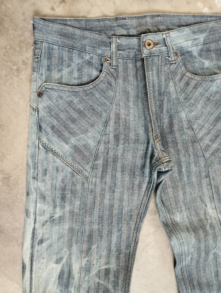 Tornado Mart Flare Jeans Made In Japan Rupert Edge Lightning Wash Jeans Size US 29 - 6 Thumbnail