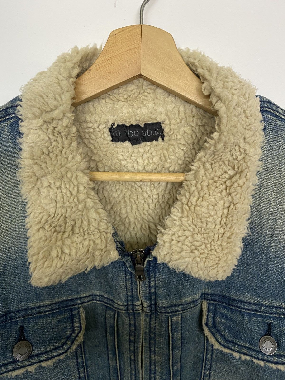 In The Attic Rare 2000s In The Attic Sherpa Denim Jacket Size US L / EU 52-54 / 3 - 15 Thumbnail