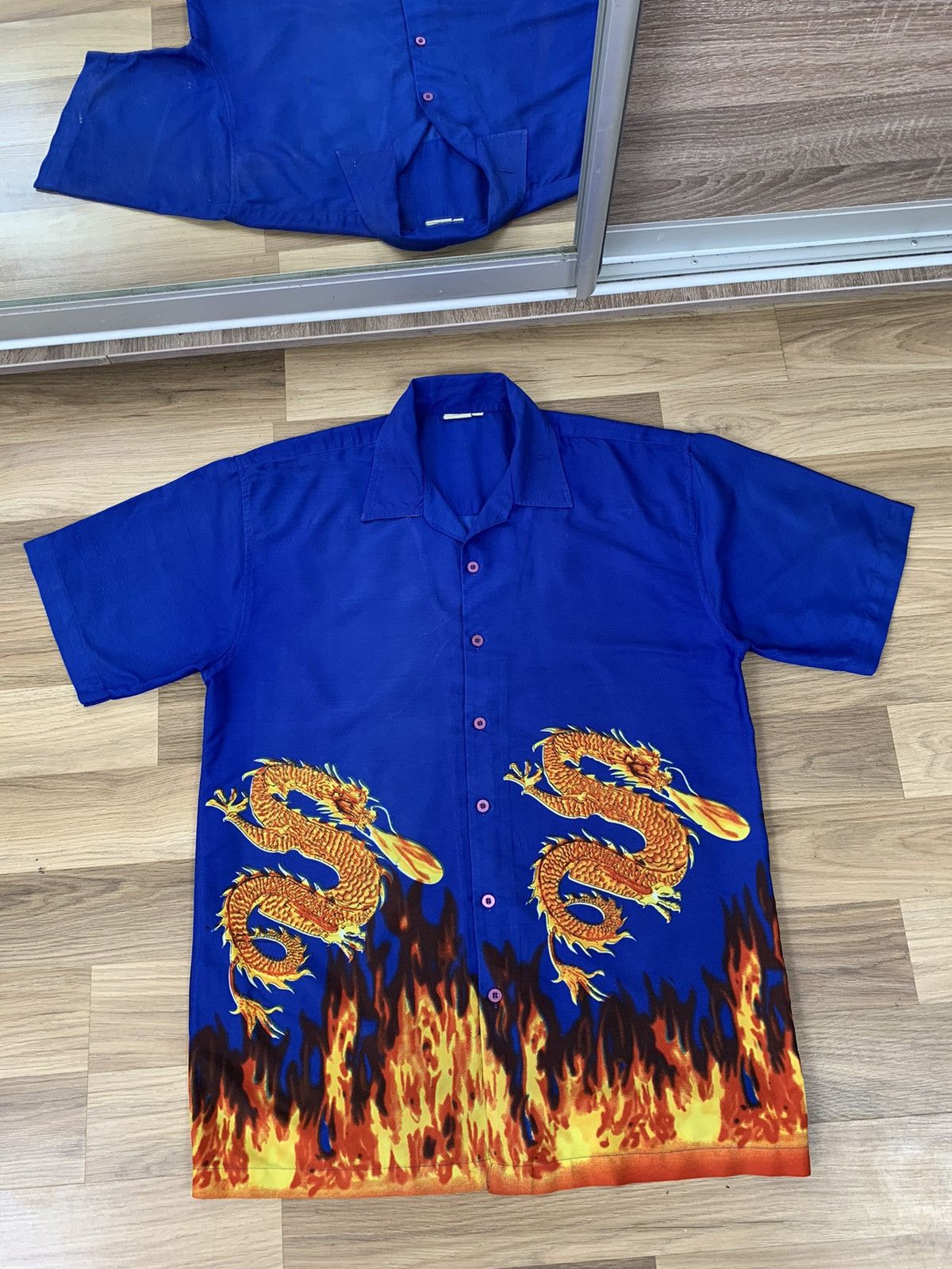 Vintage Vintage Y2K Japanese Style Dragon Flame Shirt Button Up Size US L / EU 52-54 / 3 - 1 Thumbnail