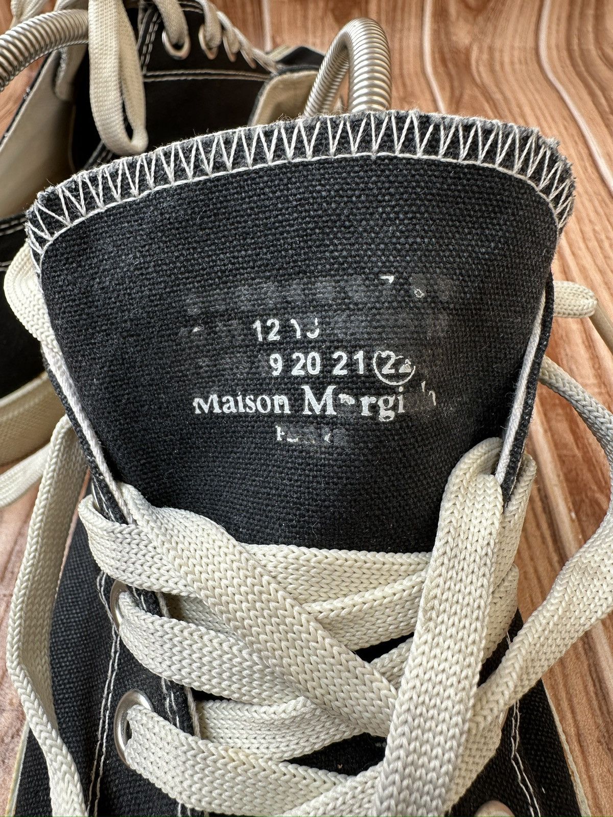 Maison Margiela Maison Margiela Canvas 'Tabi' Lowtops Size US 10 / EU 43 - 17 Thumbnail