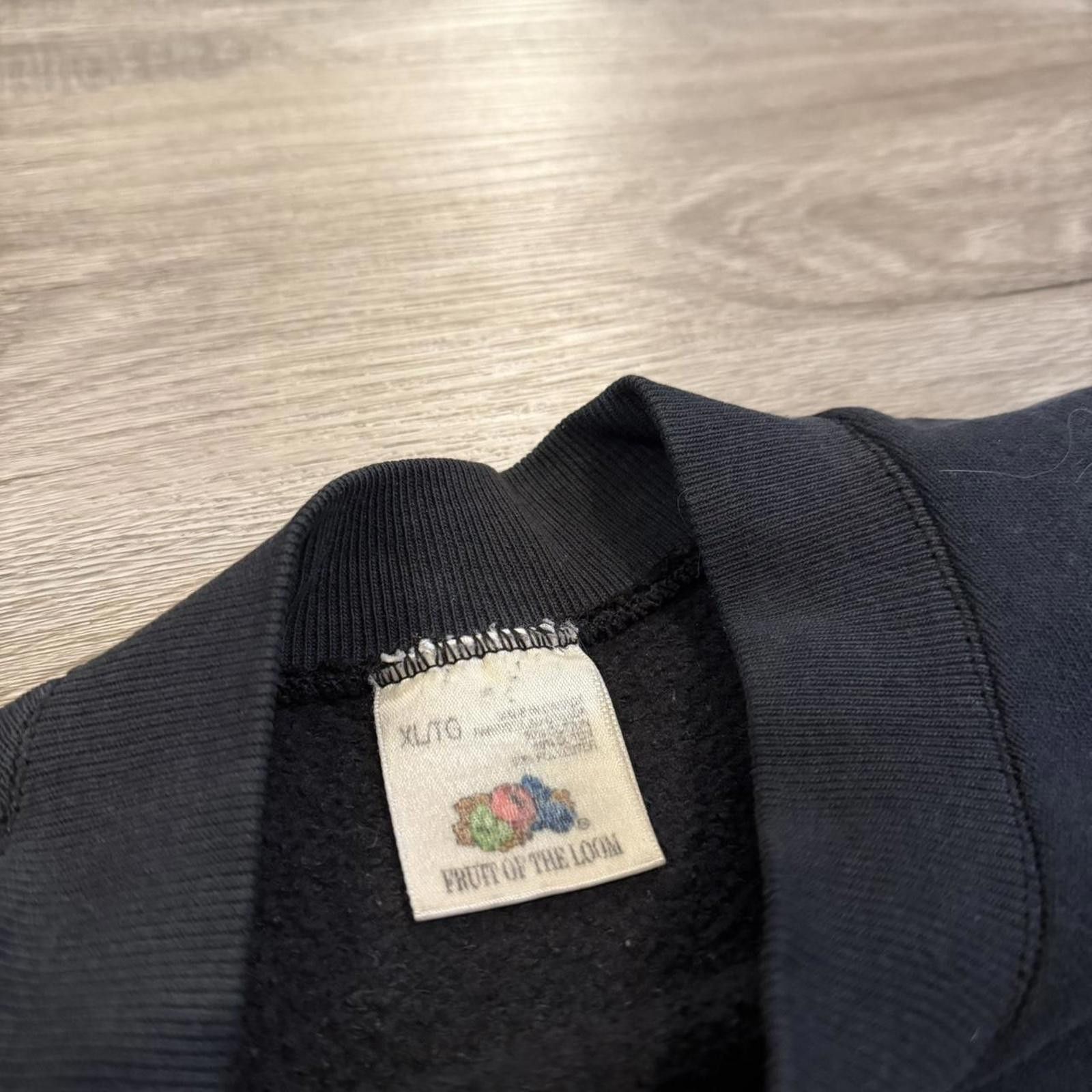 Fruit Of The Loom vintage 97.7 HTZ FM southern Ontario’s best rock sweatshirt Size US L / EU 52-54 / 3 - 6 Thumbnail