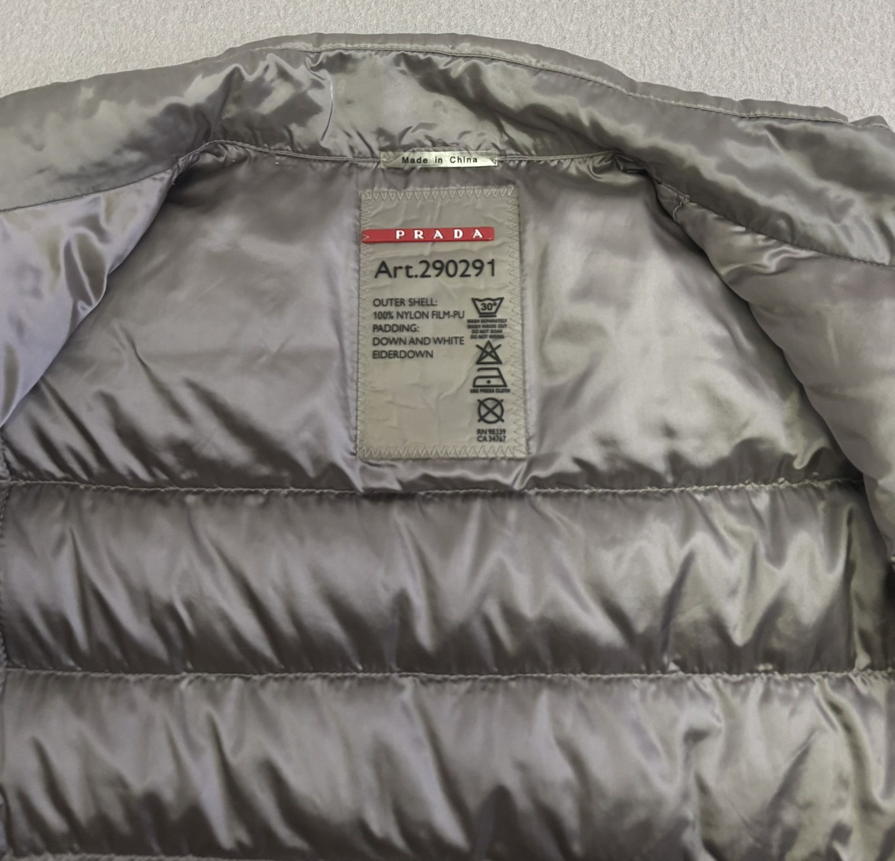 Prada Prada vest size 42 Size M / US 6-8 / IT 42-44 - 12 Thumbnail