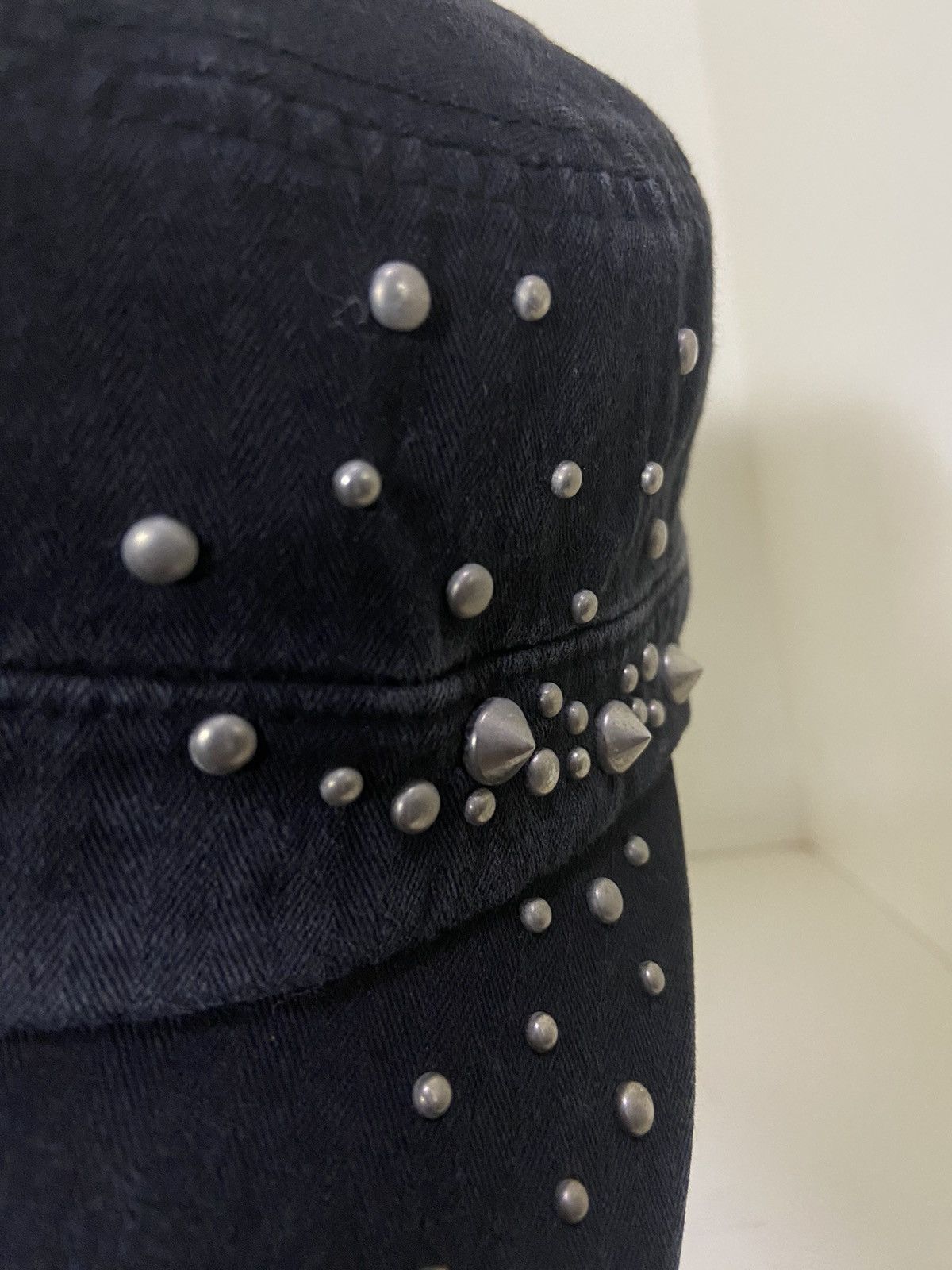 Japanese Brand 2000s sprinkled punk hat Size ONE SIZE - 6 Thumbnail