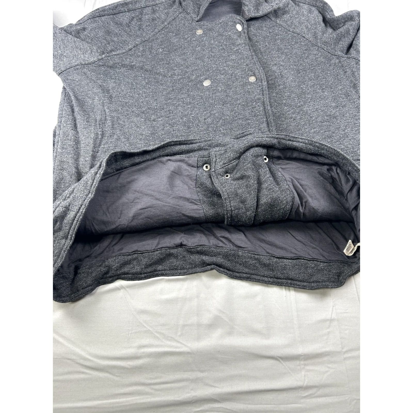 Free People VINTAGE? No. Free People Coat Womens Medium Gray Knit Mid-Length Lined Pockets Snap Front Collared Casual Fall Winter Size M / US 6-8 / IT 42-44 - 5 Thumbnail