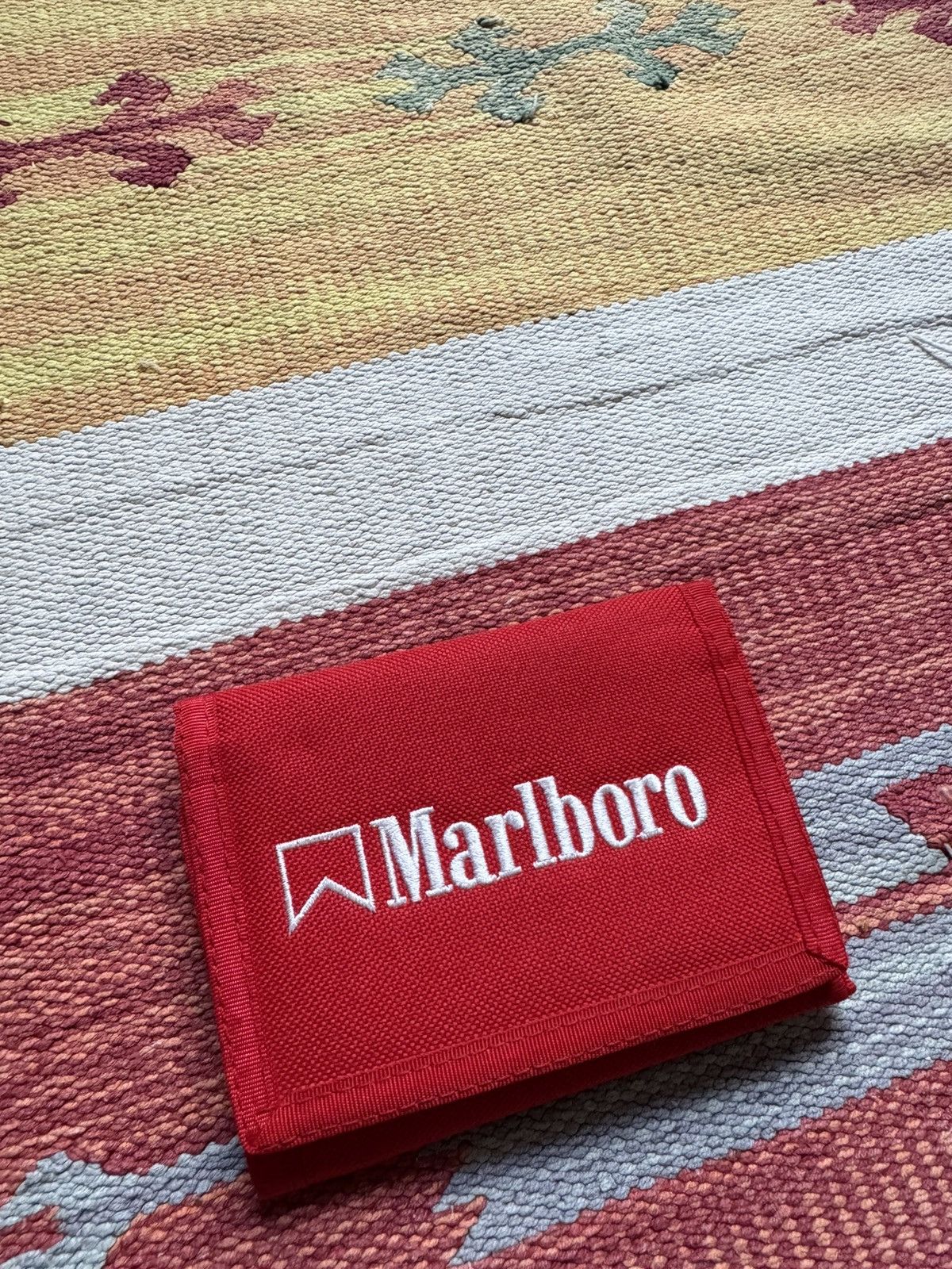 Marlboro Vintage 00’s Marlboro y2k Formula 1 Racing Red Wallet Size ONE SIZE - 2 Thumbnail