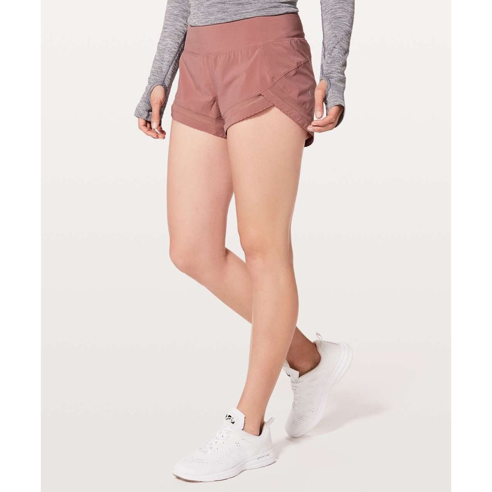 Lululemon Lululemon Womens Mesh Quicksand Time To Sweat Short 3" Sz 2 Size 26" / US 2 / IT 38 - 1 Thumbnail