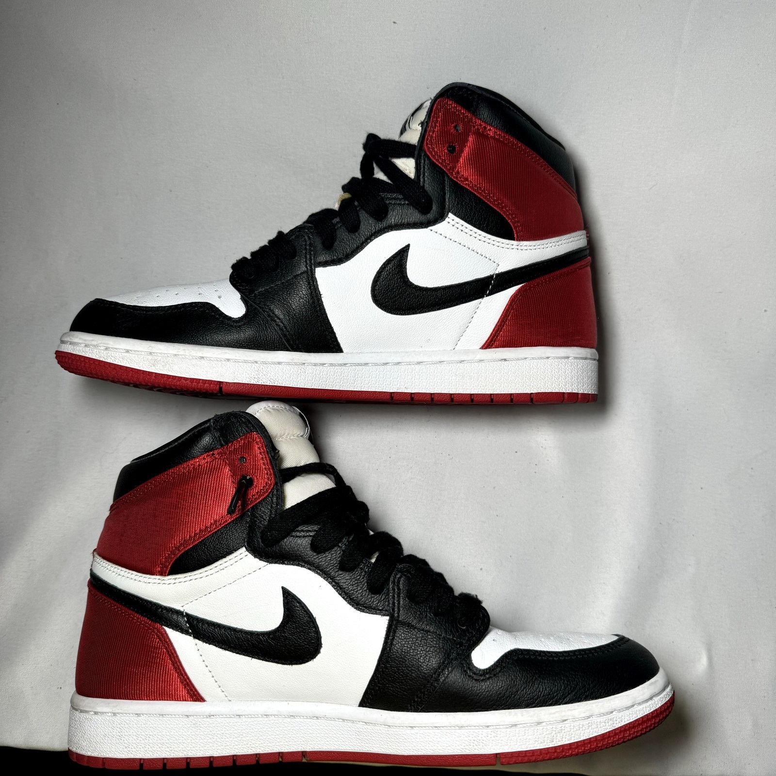 Jordan Brand × Nike Size 9 - Wmns Nike Air Jordan 1 Retro High Satin BlackToe Size US 9 / IT 39 - 2 Thumbnail
