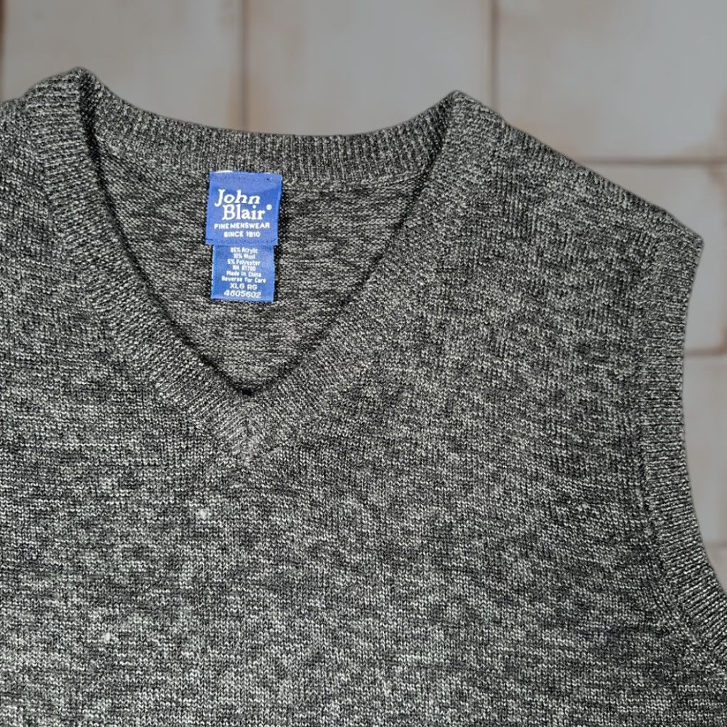 Blair VINTAGE John Blair Sweater Vest Adult XL Gray Black Wool Blend 90s Sleeveless V-Neck Mens Size US XL / EU 56 / 4 - 1 Thumbnail