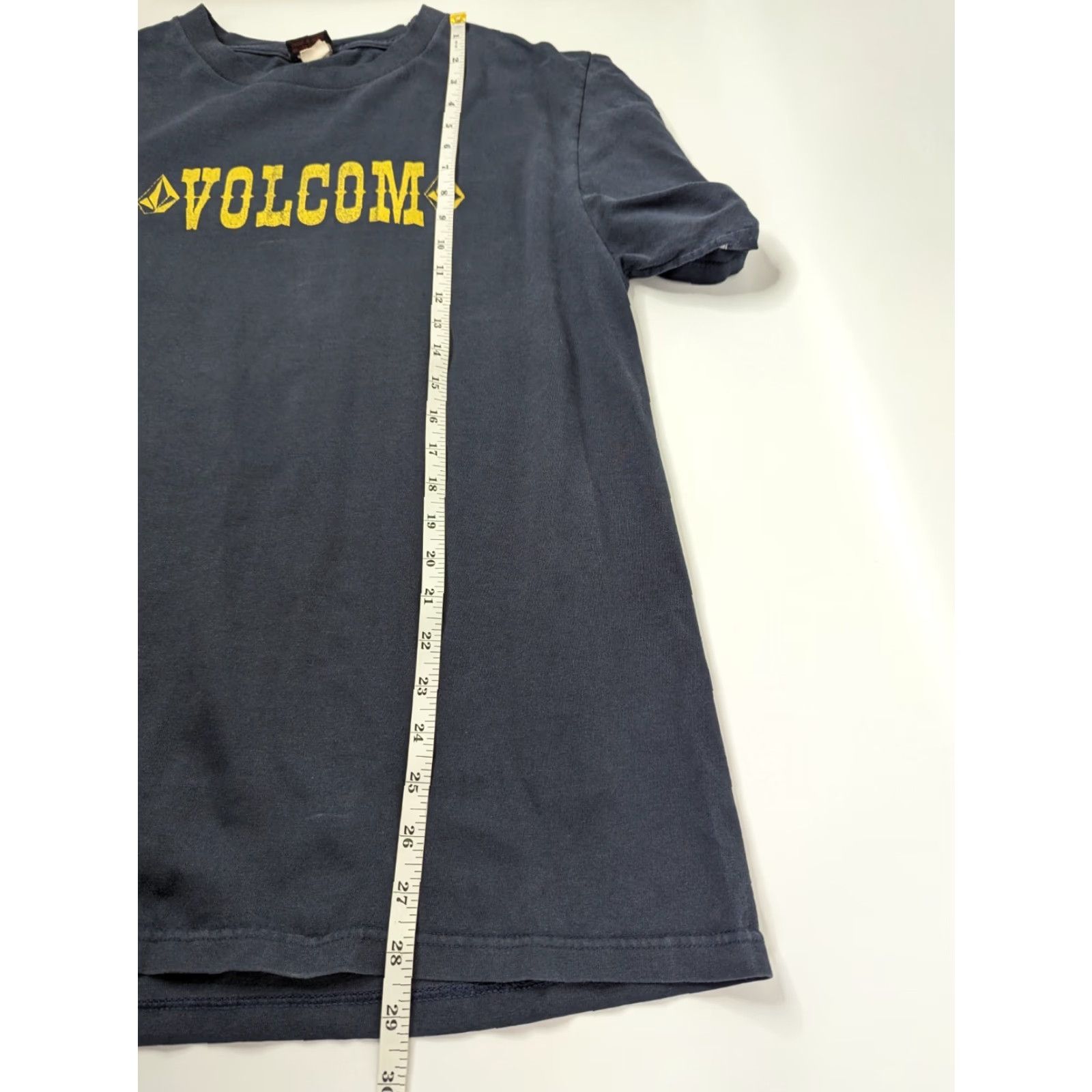 Volcom Vtg 90s VOLCOM Graphic T-Shirt Faded Navy Blue Size Large Skater Cotton Size L / US 10 / IT 46 - 5 Thumbnail