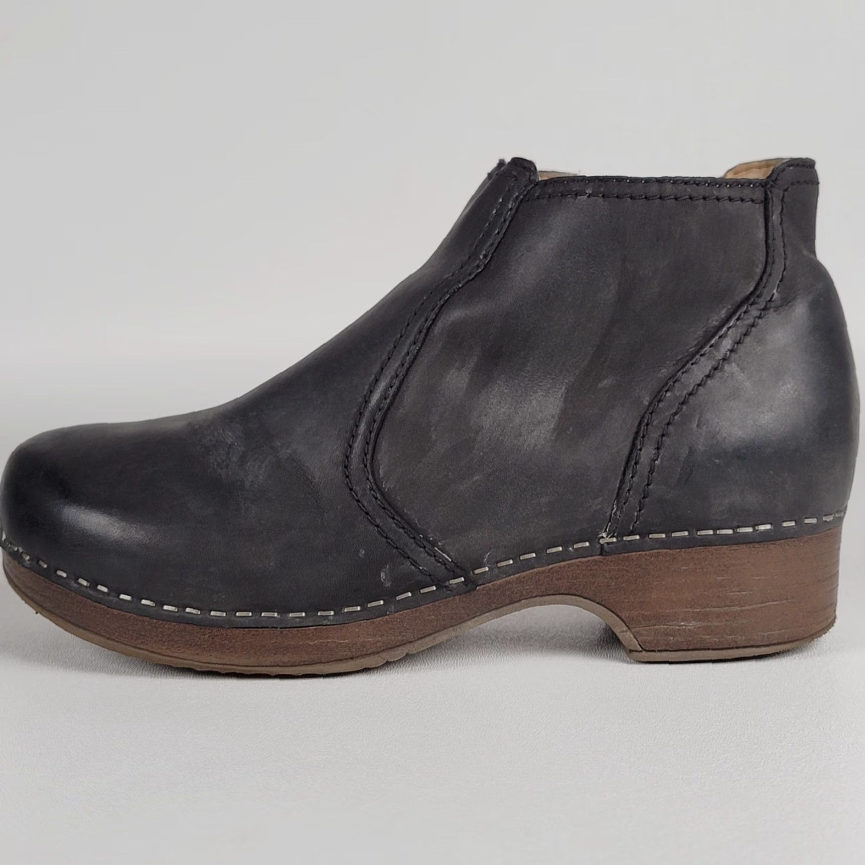 Dansko Dansko Bootie Women Black Nubuck Zip-Up Barbara 37 EU 7 US Boots Mid Heel Block Heel Solid Bohemian City Going Out Fall Winter Spring Size US 7 / IT 37 - 7 Thumbnail
