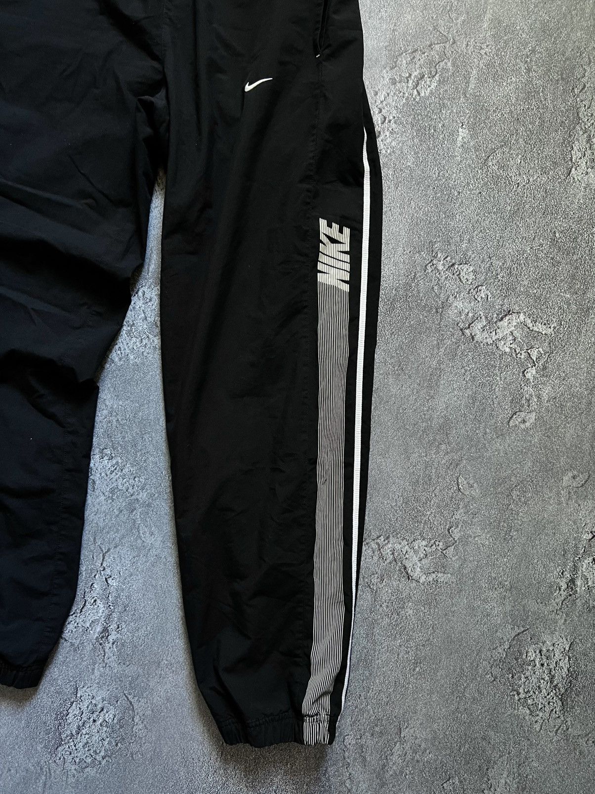 Nike Vintage Nike Nylon Track Pants Drill Double Swoosh Striped M Size US 34 / EU 50 - 7 Thumbnail