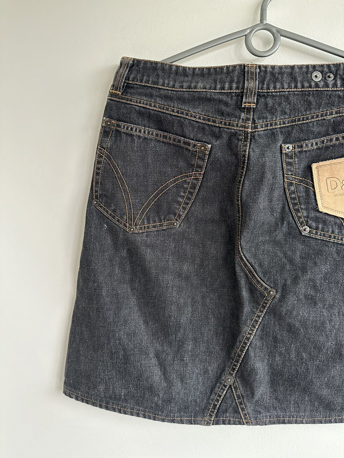 Dolce & Gabbana VTG Dolce & Gabbana Denim Pockets Mini Skirt Black Size 30 Size 30" / US 8 / IT 44 - 7 Thumbnail