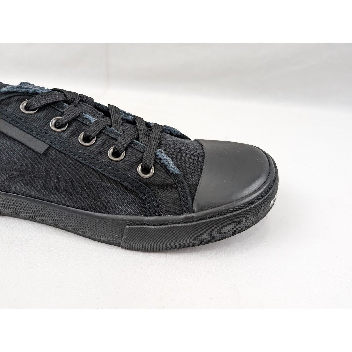 Balenciaga o1rshd1 Paris Low-Top Sneakers in Black Size US 9 / EU 42 - 3 Thumbnail