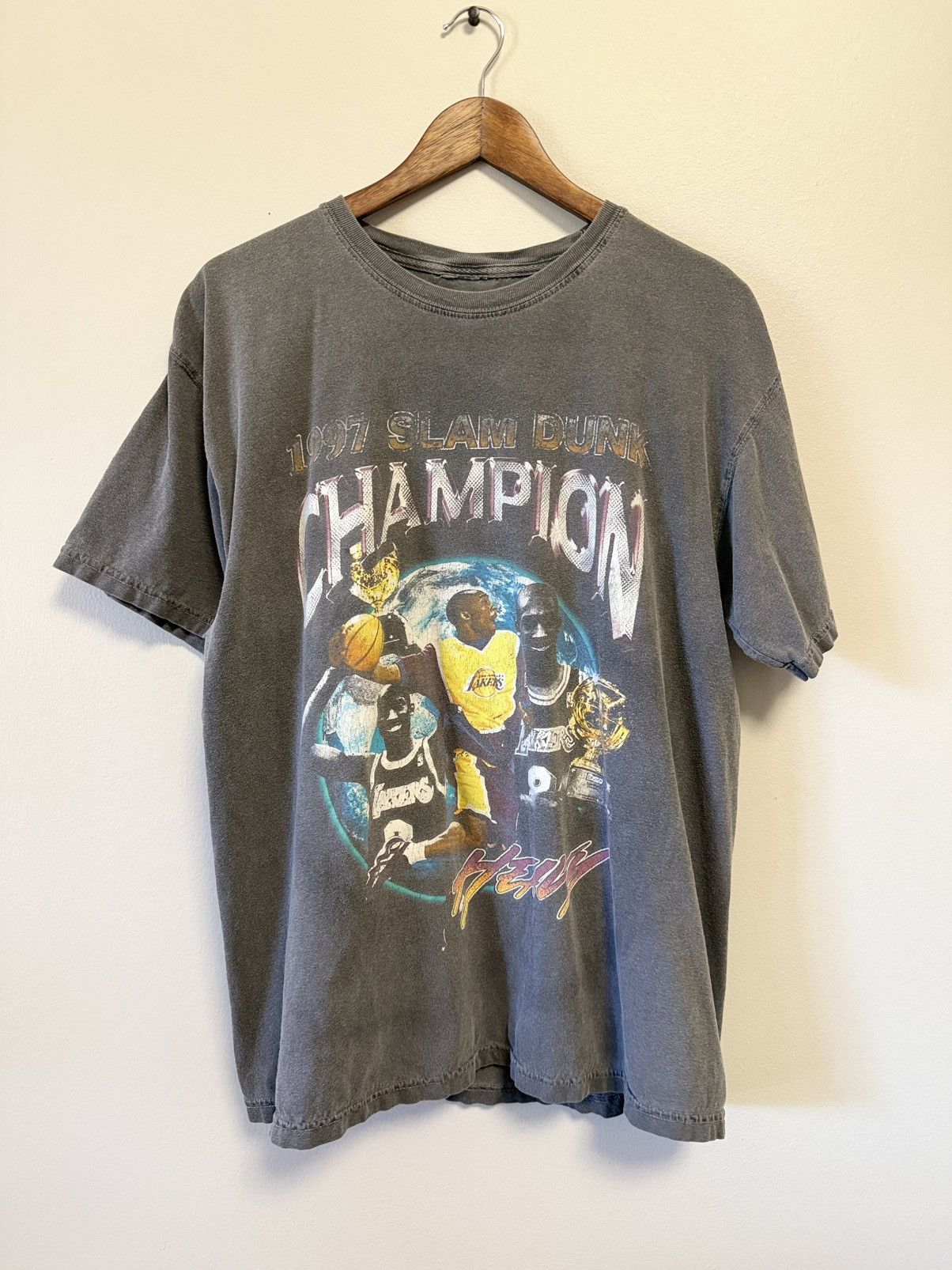 Other Vintage Heavyweights Kobe bryant tee Size US L / EU 52-54 / 3 - 1 Thumbnail