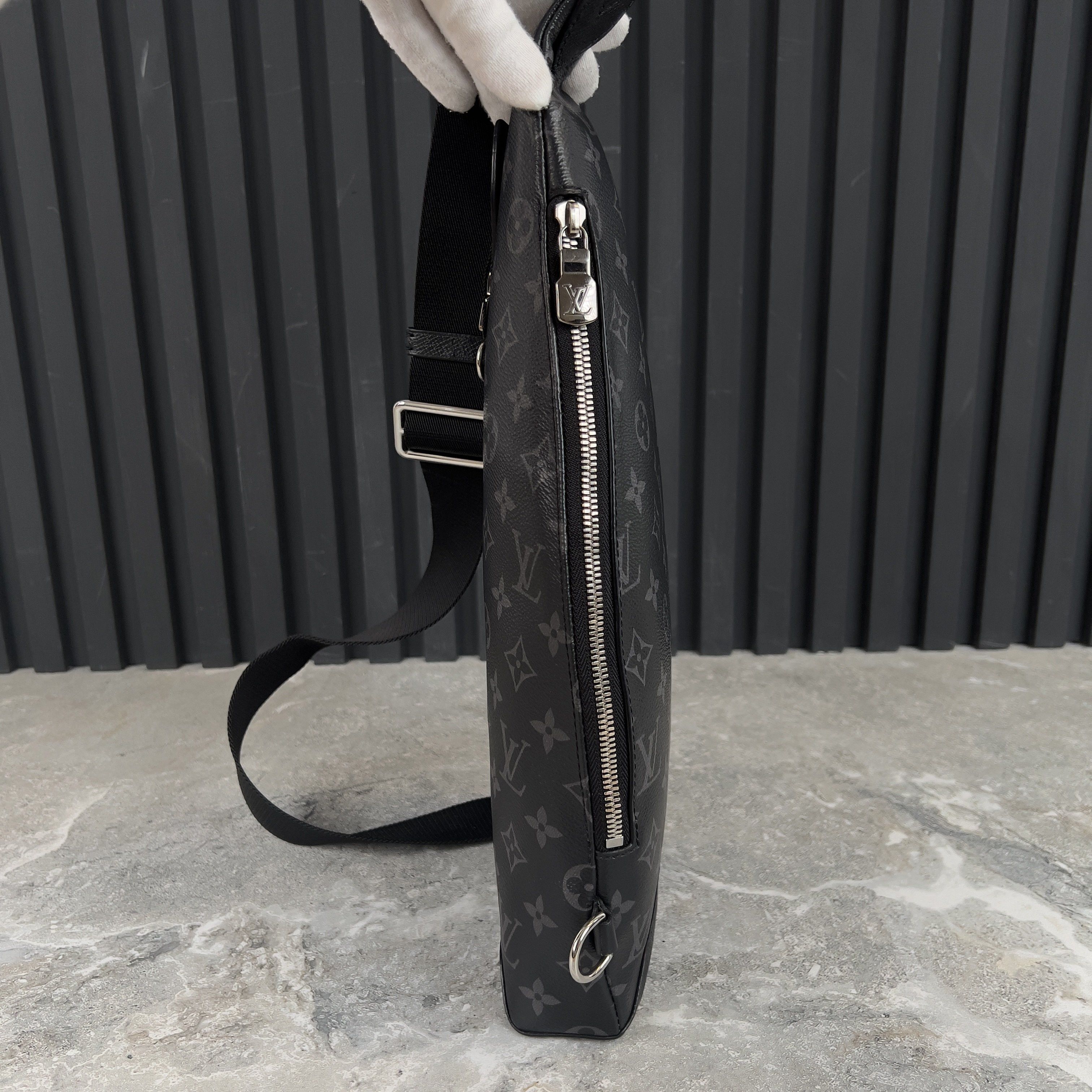 Louis Vuitton Duo Slingbag Taigarama Leather Monogram Eclipse Canvas Size ONE SIZE - 5 Thumbnail