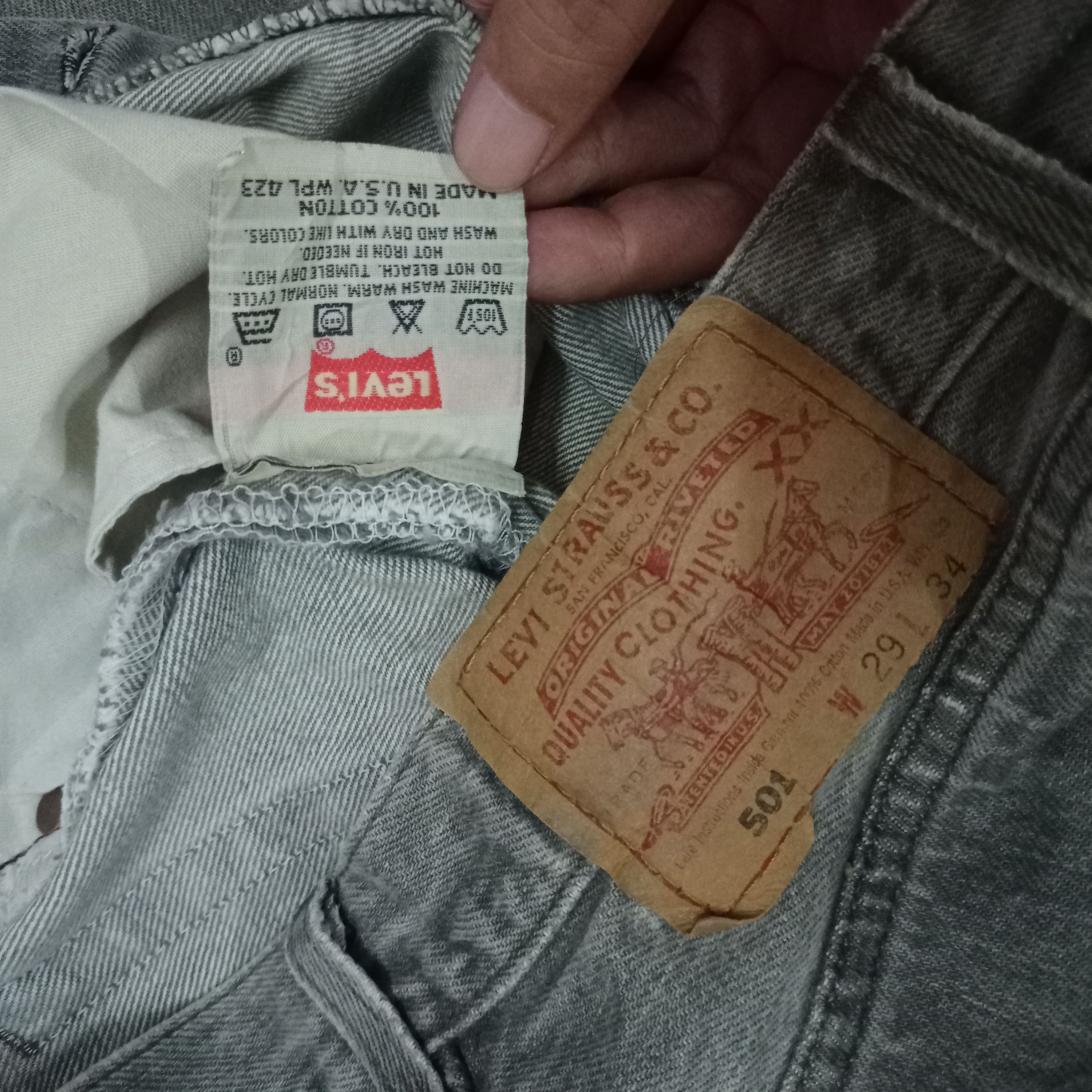 Levi's Vintage 90s Levis 501 Black Distressed Loose Jeans 27x33 Size US 27 - 9 Thumbnail