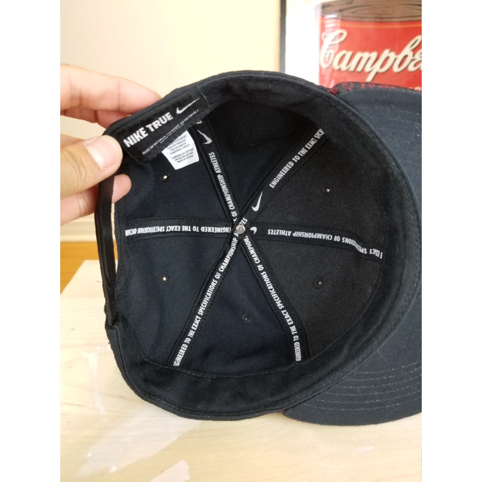 Nike VINTAGE Y2K NIKE KOBE BRYANT MAMBA SHIELD SNAPBACK HAT Mens One Size Red Cotton Snapback Hat Size ONE SIZE - 7 Thumbnail
