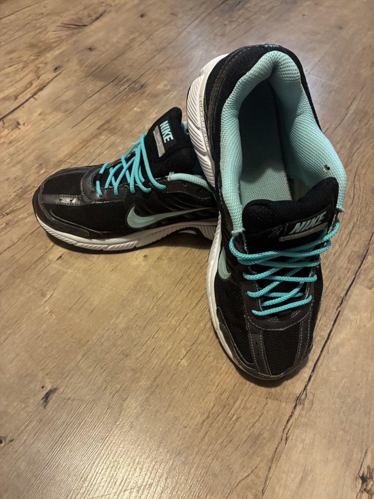 Nike Nike Dart 8 Size US 5 / EU 37 - 2 Thumbnail