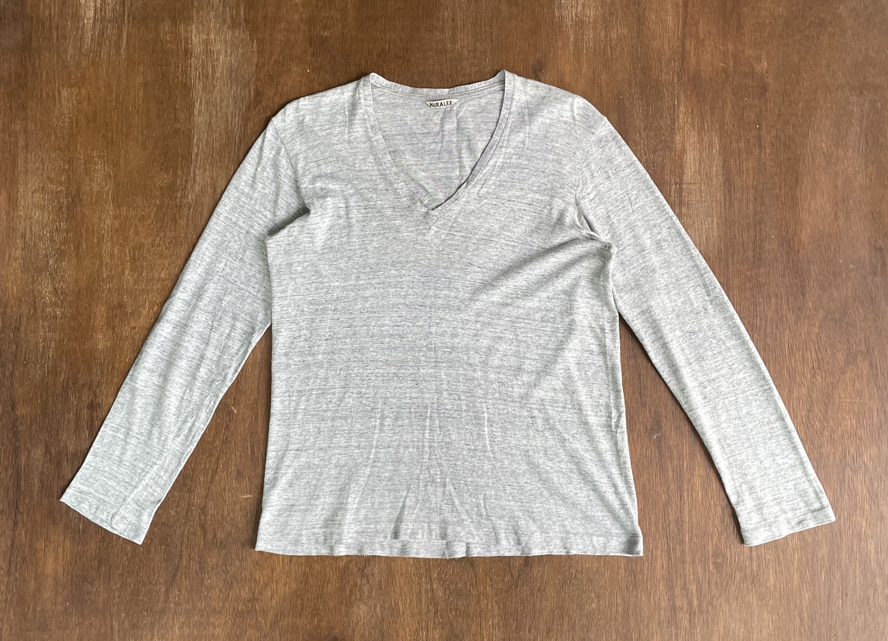 AURALEE V Neck tee Made in Japan
