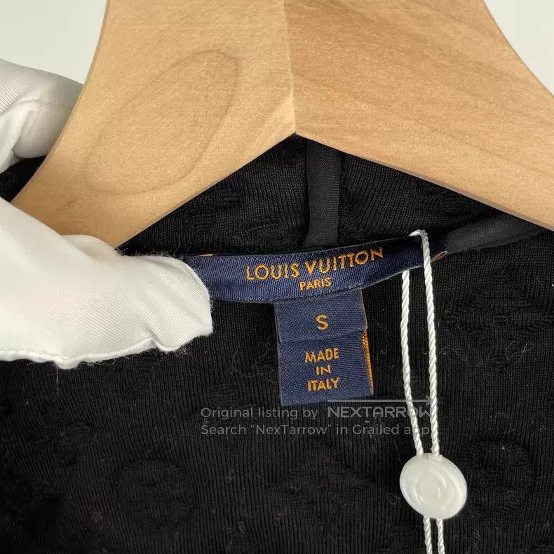 Louis Vuitton Louis Vuitton Black logo embossed cotton hooded drawstring Size US S / EU 44-46 / 1 - 5 Thumbnail