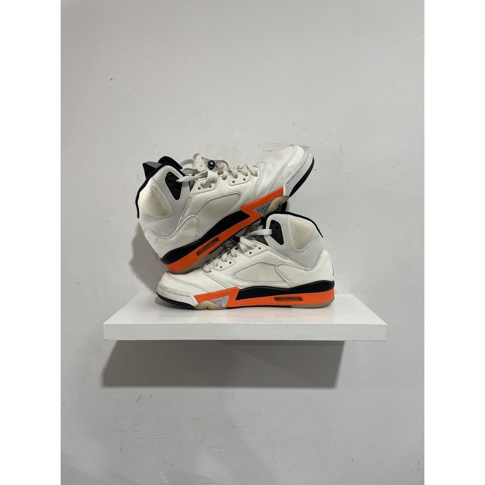 Jordan Brand NIKE JORDAN 5 SHATTERED BACKBOARD SIZE 10 PREOWNED Size US 10 / EU 43 - 2 Thumbnail