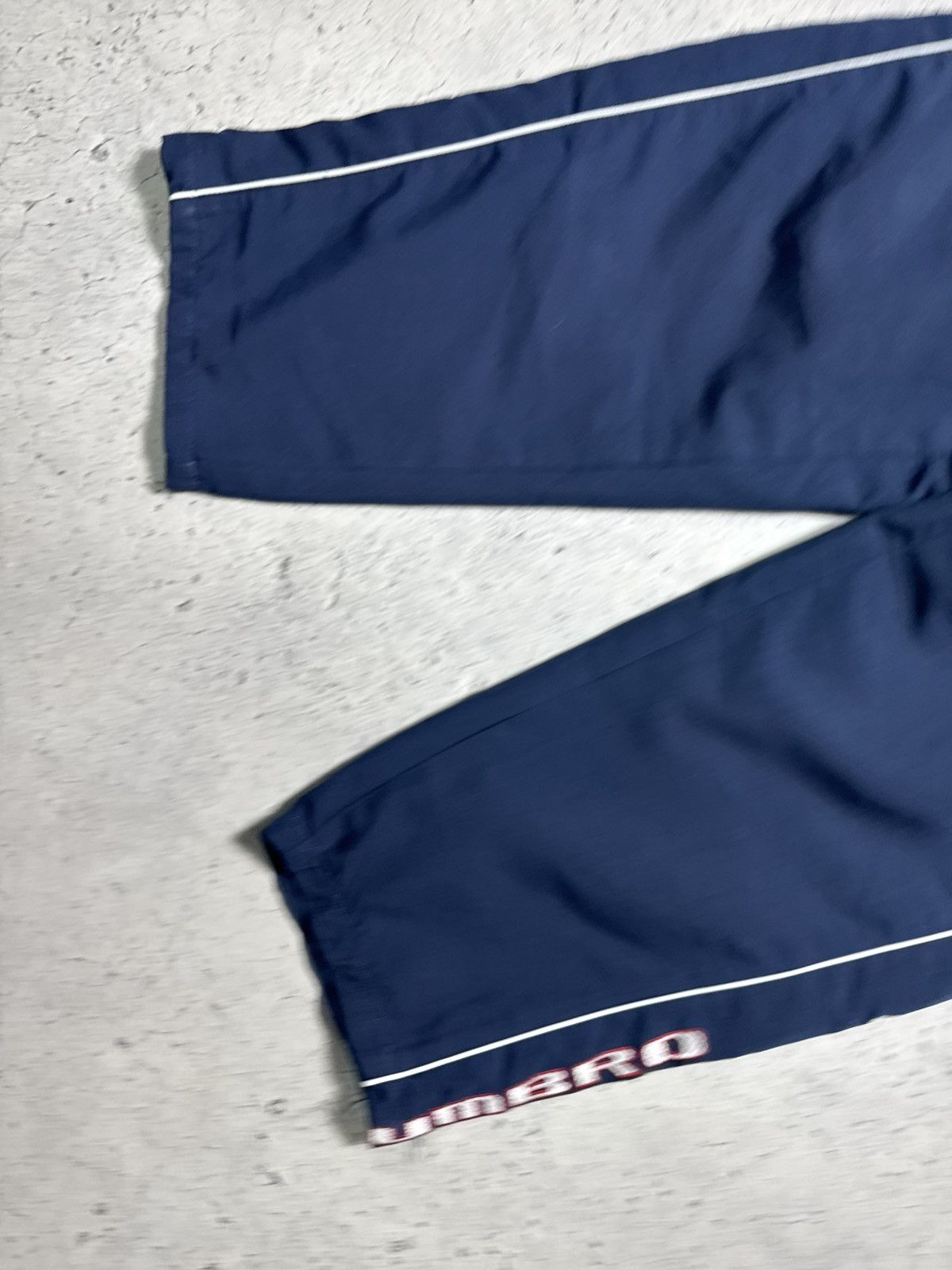 Umbro Umbro Nylon Big Logo Baggy Track Pants Size S Size US 30 / EU 46 - 2 Thumbnail
