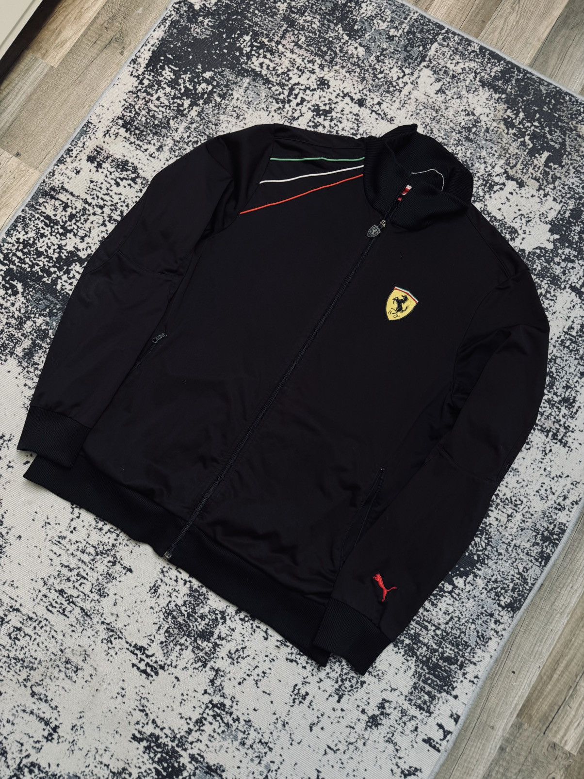 Ferrari × Puma Rare Distressed Puma X Ferarri Sweater zip Black Size US L / EU 52-54 / 3 - 2 Thumbnail