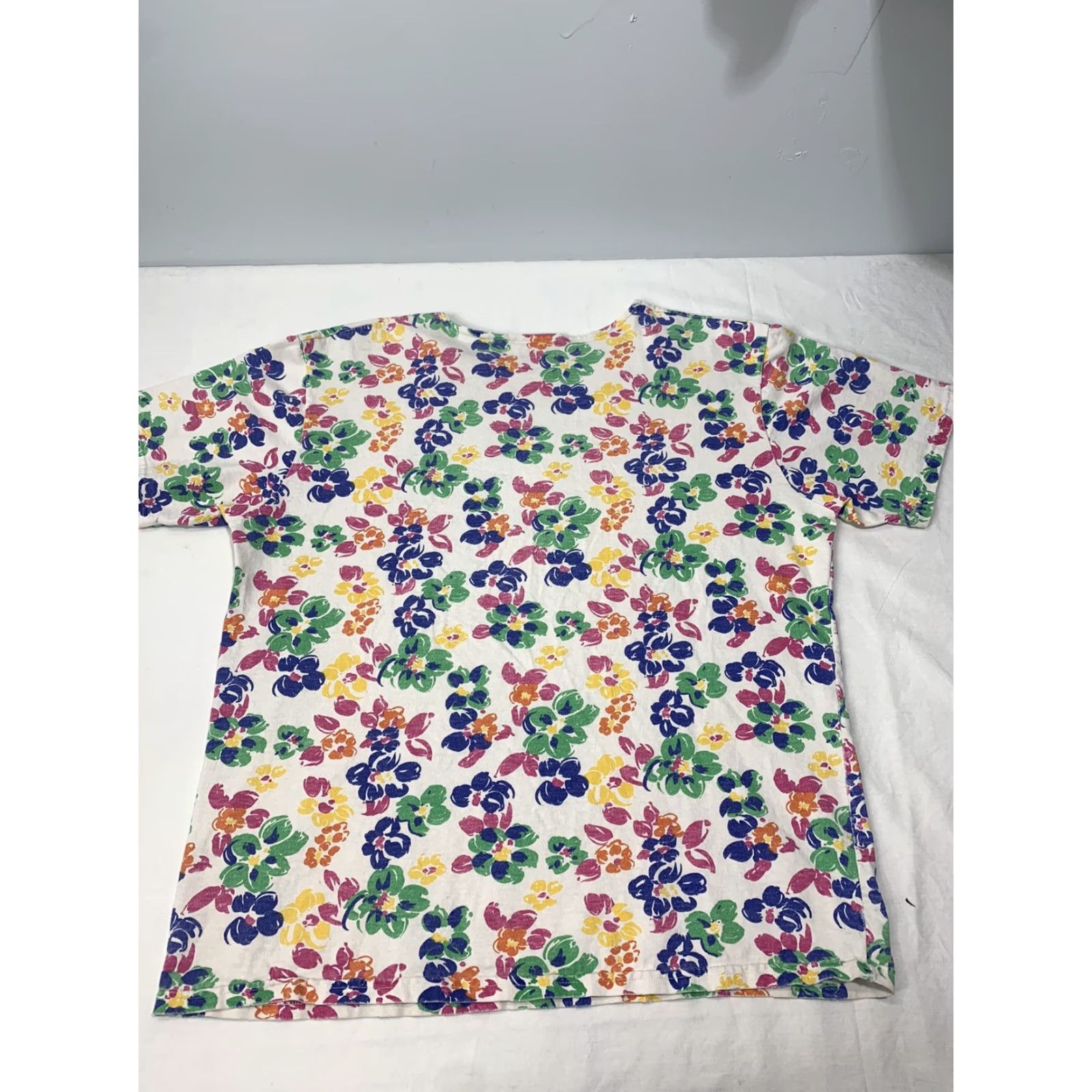 Hanes VINTAGE Hanes T-Shirt Floral White L 1990s Casual Cotton Single Stitch VTG Hanes HerWay #527 Mens? Women? Size L / US 10 / IT 46 - 7 Thumbnail