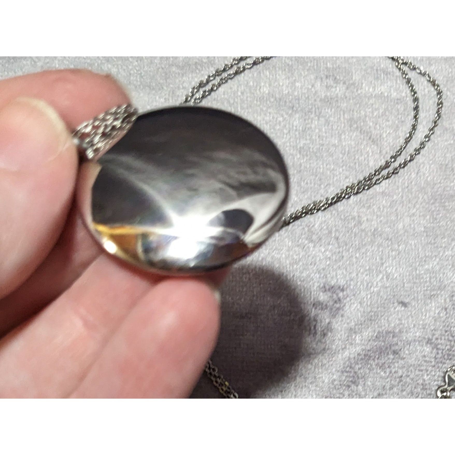Loft Loft Silver Tone Mirror Finish Medallion Necklace Size ONE SIZE - 9 Thumbnail