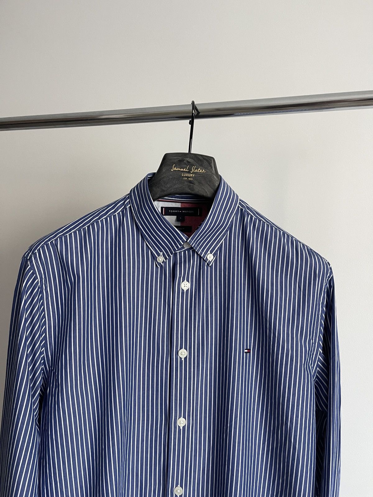 Tommy Hilfiger Tommy Hilfiger Stripe Button-Down Shirt L-XL Size US L / EU 52-54 / 3 - 2 Thumbnail