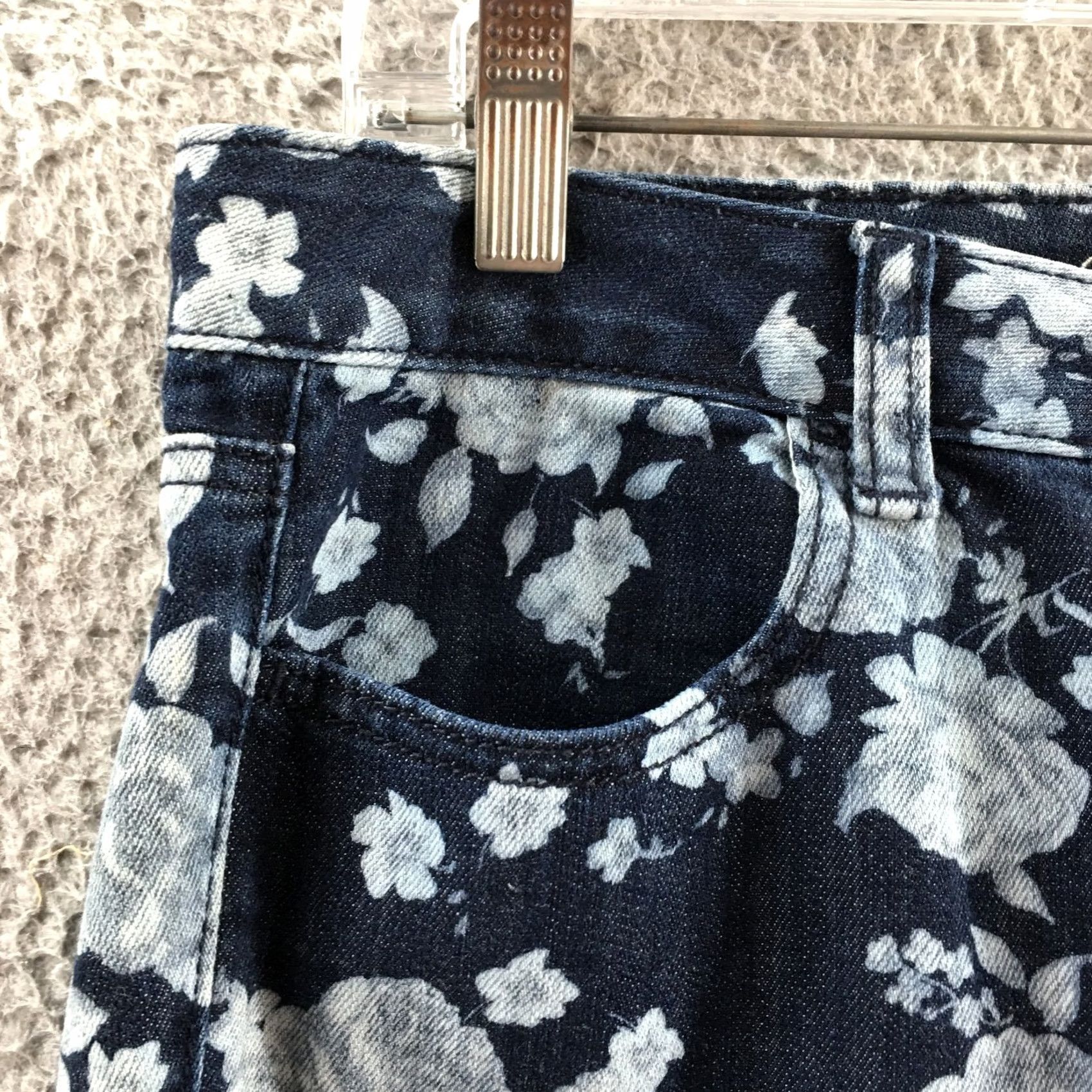 American Eagle Outfitters American Eagle Jegging Jeans Womens 8 Regular Blue Denim Floral Print Low Rise Jeans Womens 8 Regular Blue Floral Print Denim Size 30" / US 8 / IT 44 - 3 Thumbnail