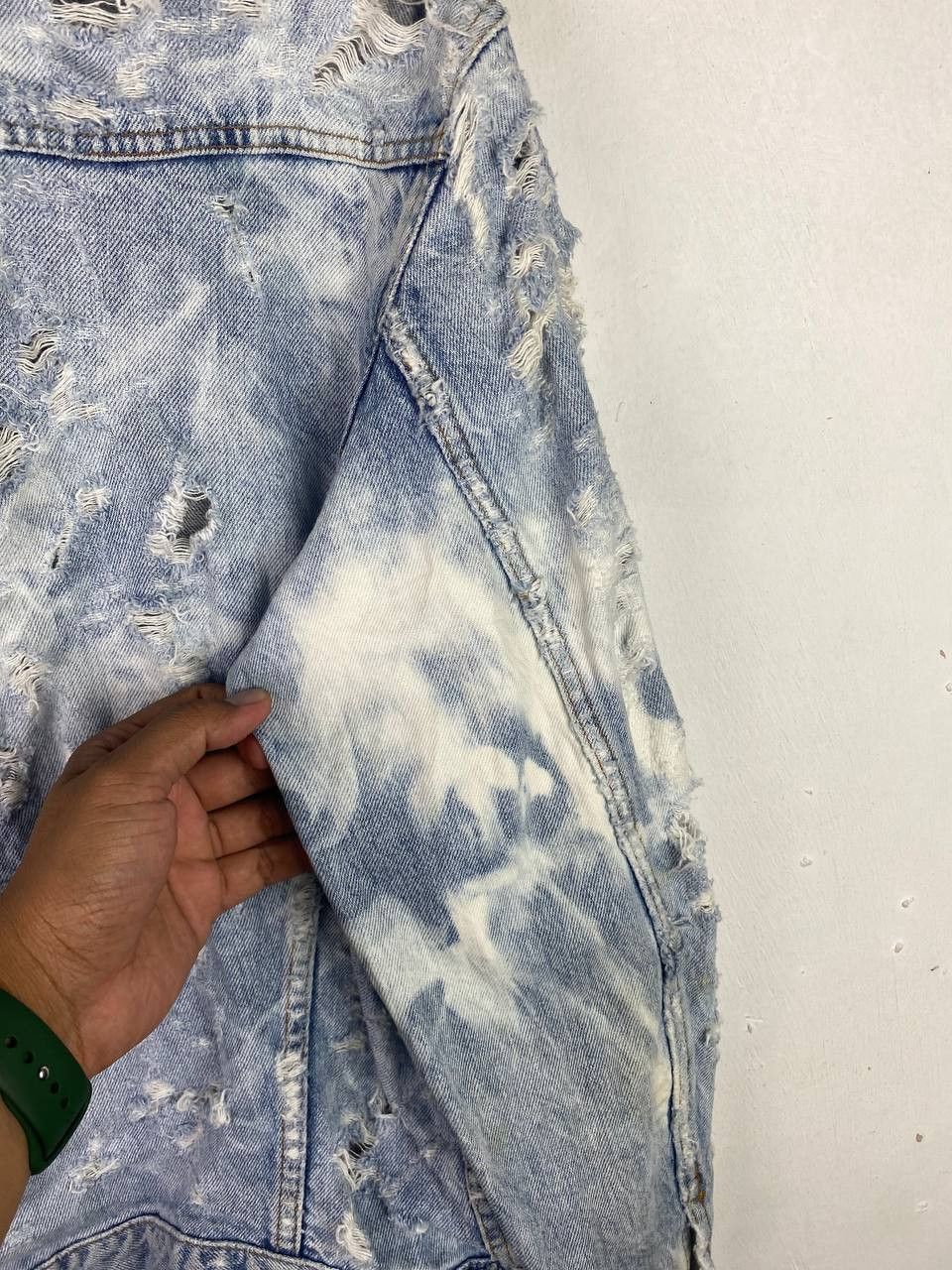 Levi's vintage levis denim jacket distressed very nice design Size US L / EU 52-54 / 3 - 15 Thumbnail