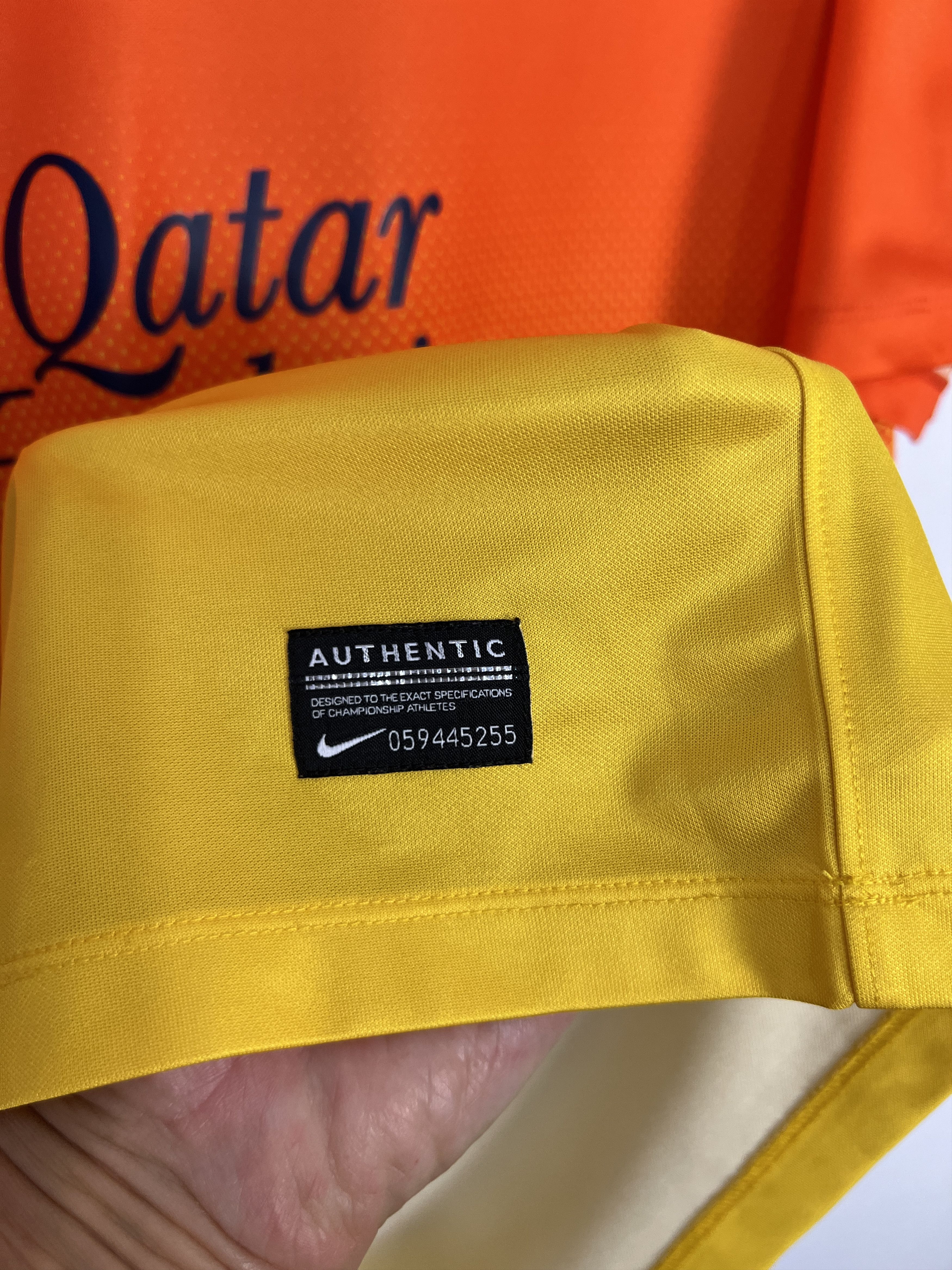 Nike Barcelona Away football shirt 2012 Soccer Nike Jersey Mens Size US L / EU 52-54 / 3 - 4 Thumbnail