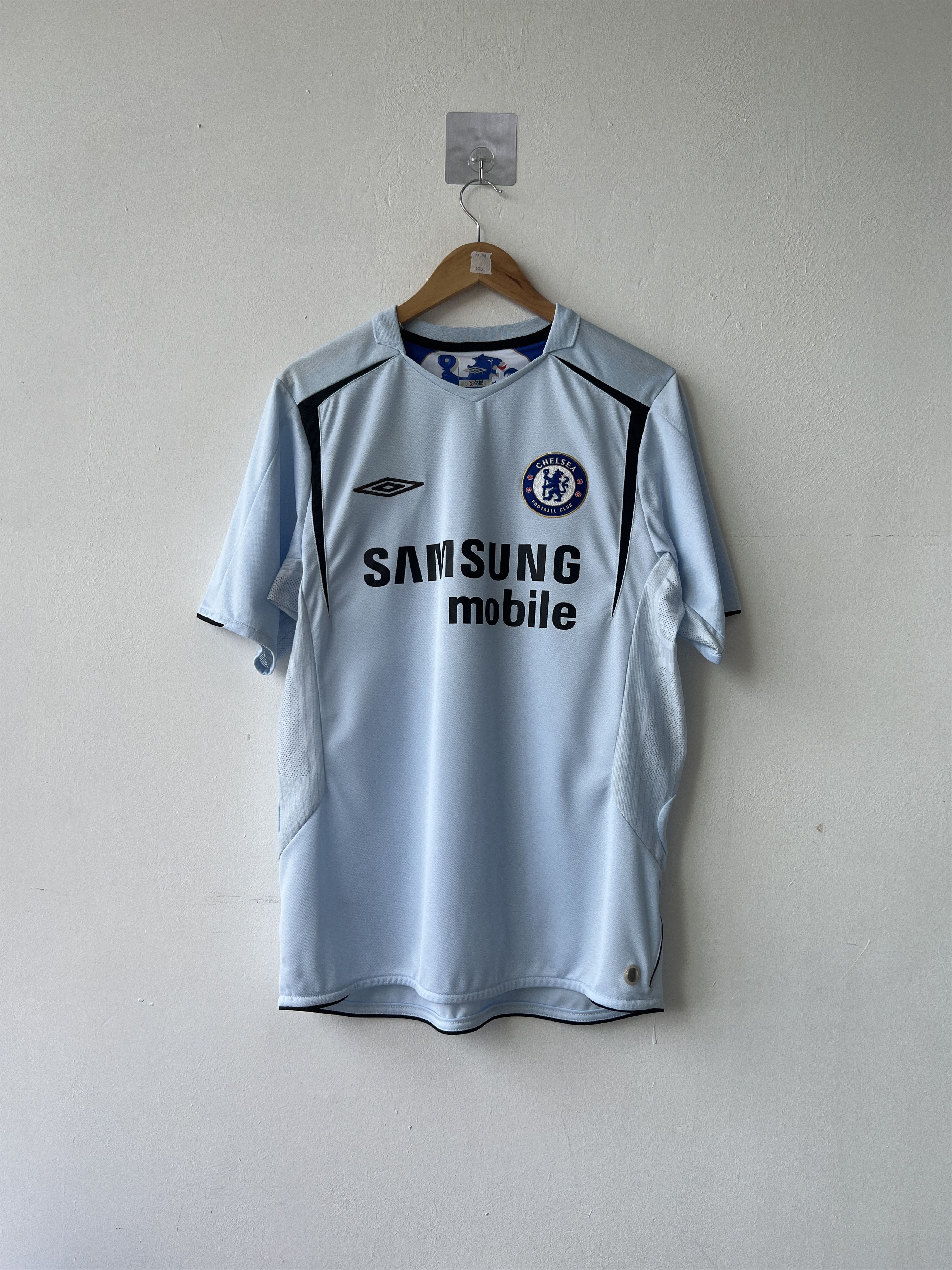 Umbro (L) Chelsea 2005-06 Away Kit Lampard #8 Size US L / EU 52-54 / 3 - 2 Thumbnail
