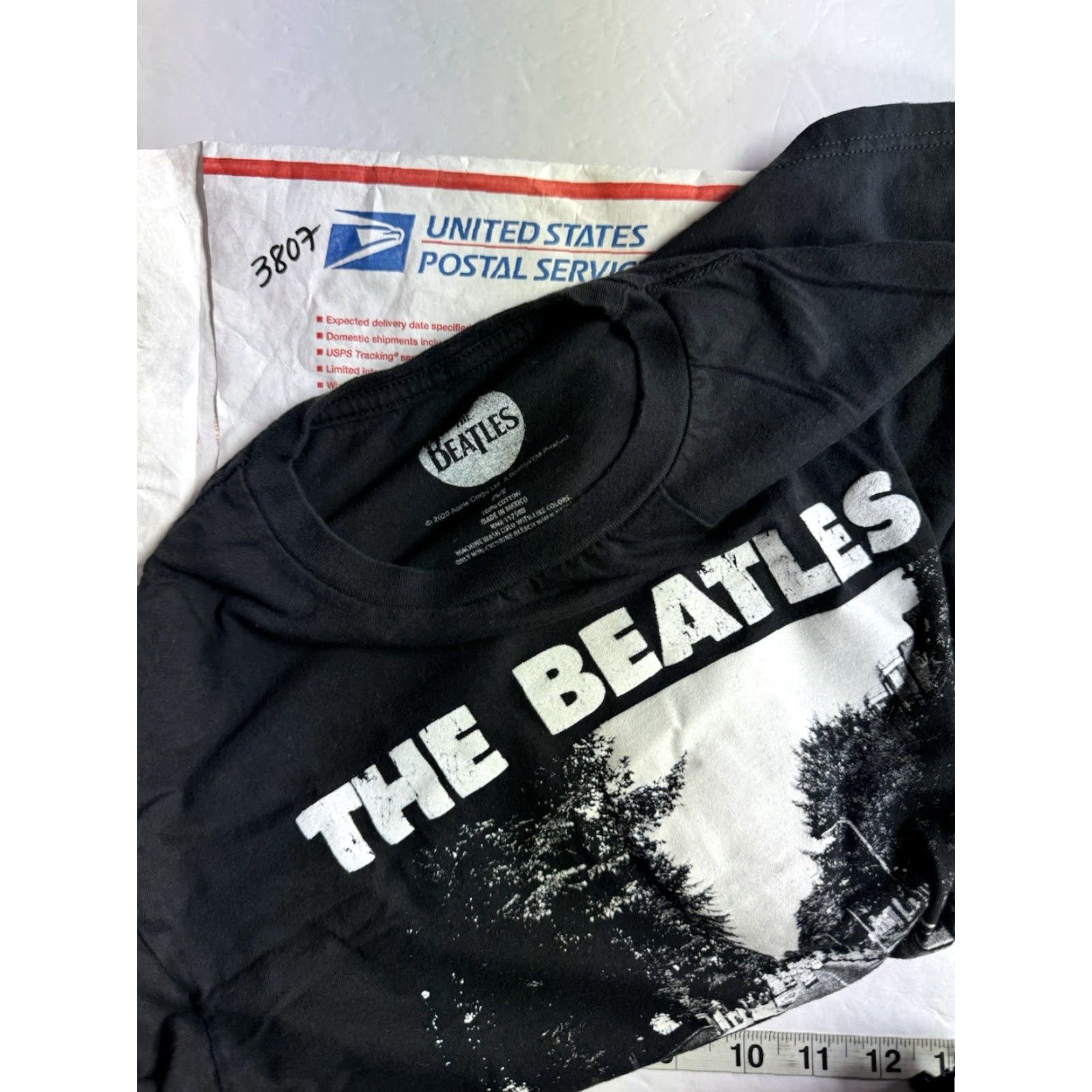 Vintage The Beatles T Shirt Medium Black Crossing Abbey Road Shirt Unisex Adults M Mens Womens Graphic Tee Size US M / EU 48-50 / 2 - 6 Thumbnail