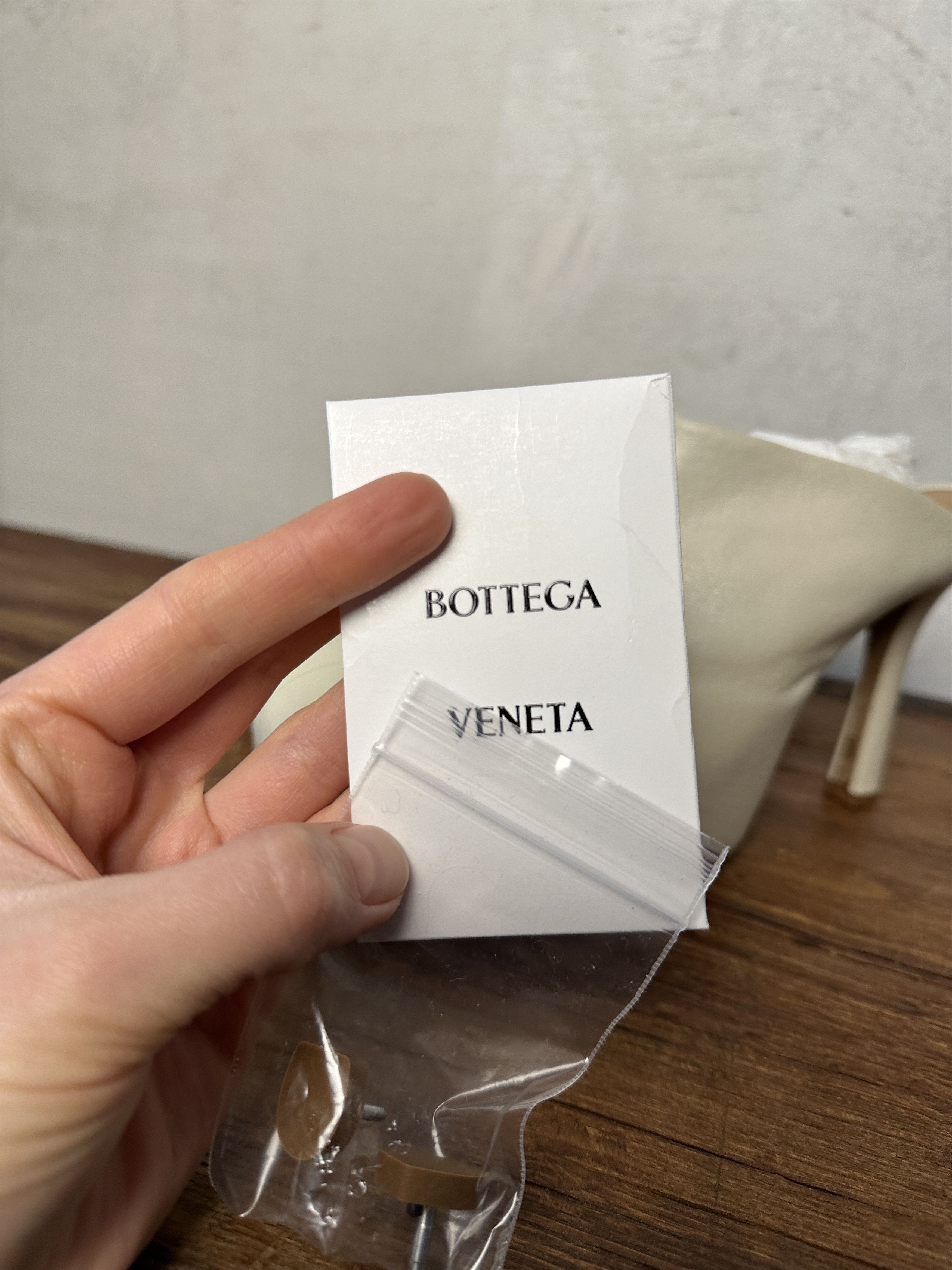 Bottega Veneta Bottega Veneta The Bold Ladies White Mules Size US 9 / IT 39 - 22 Thumbnail