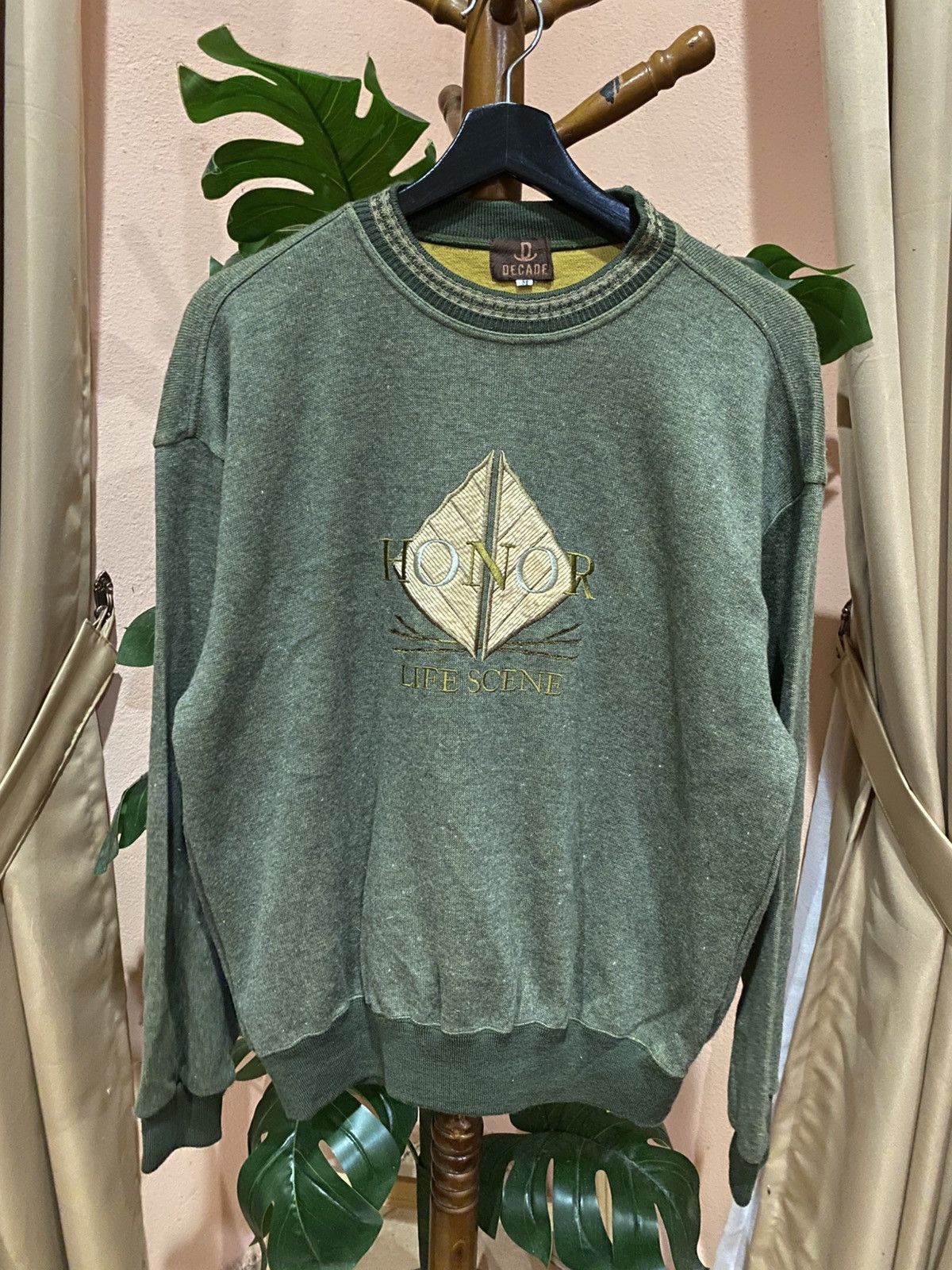 Other Decade “Honor Life Scene” Olive Green Vintage Sweatshirt Size US M / EU 48-50 / 2 - 1 Thumbnail