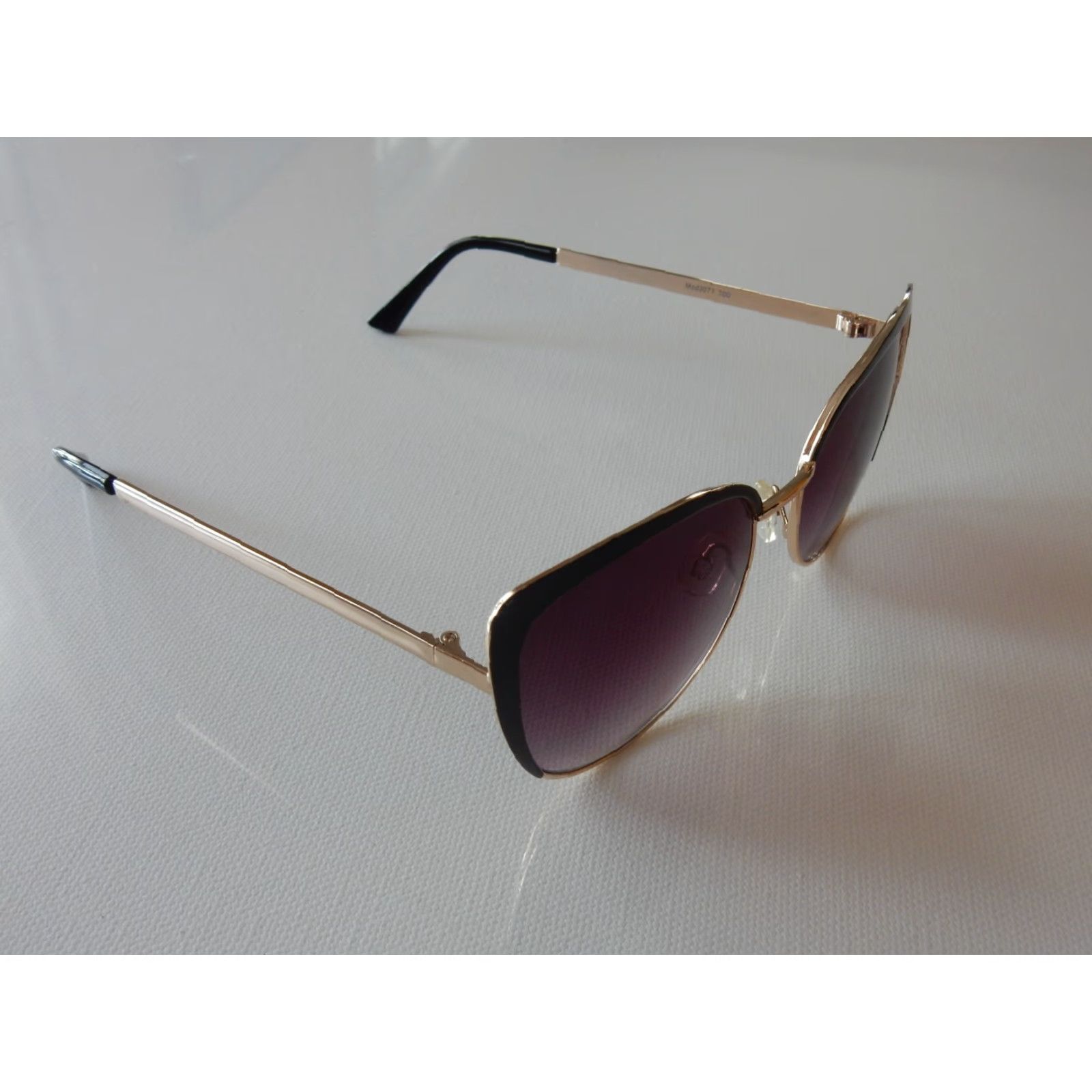 Oscar De La Renta Oscar de la Renta Sunglasses 3077 700 Women Gold Sunglasses 3077 700 Oscar de la Renta Womens Size ONE SIZE - 2 Thumbnail