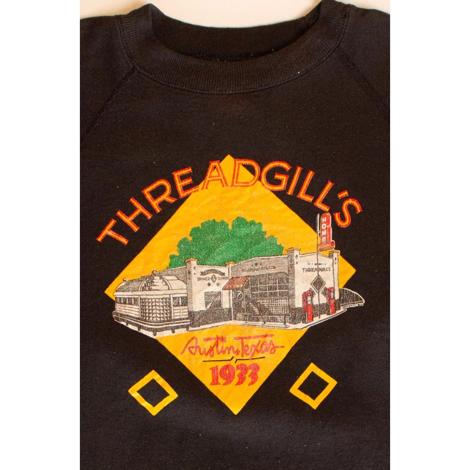 Hanes VINTAGE Threadgill's Sweatshirt Hanes Large Black 1990s Mens Womens Unisex 1990s Sweatshirt Shirt Hoodie Top Sizing Measurements Size US L / EU 52-54 / 3 - 2 Thumbnail