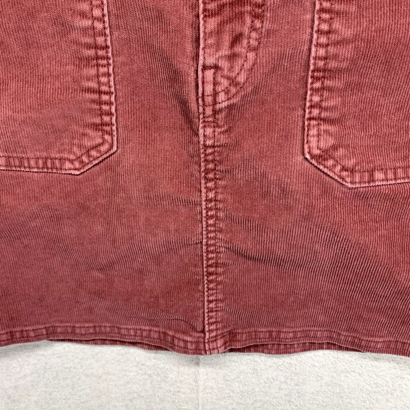 American Eagle Outfitters American Eagle Women's Mini Skirt Size 4 Red Corduroy Stretch Casual 90s Preppy Size 27" / US 4 / IT 40 - 6 Thumbnail