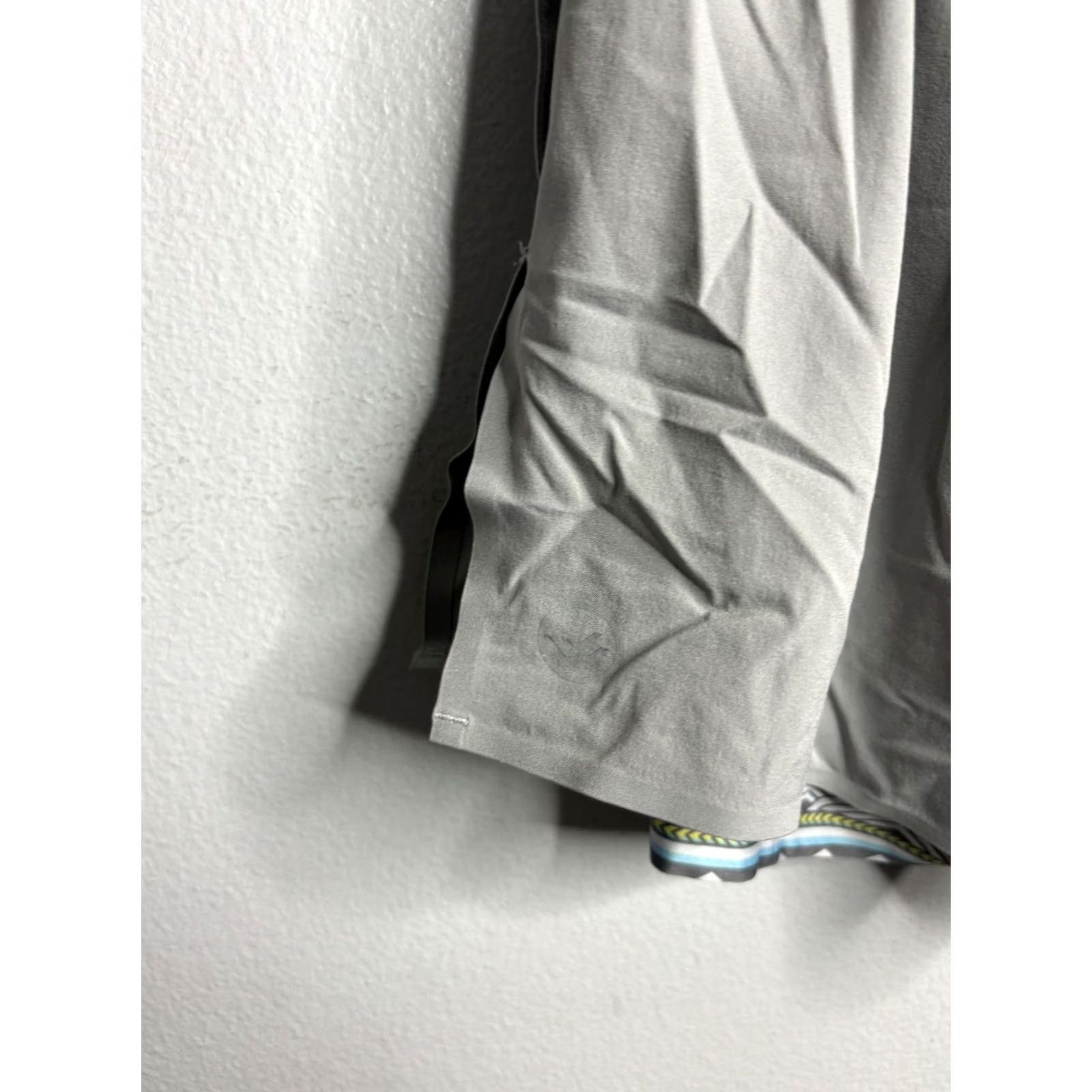 Vintage WOWIE Mens Shorts S Small Gray Athletic Running Gym Training Drawstring Lined Split Hem Size US 29 - 5 Thumbnail