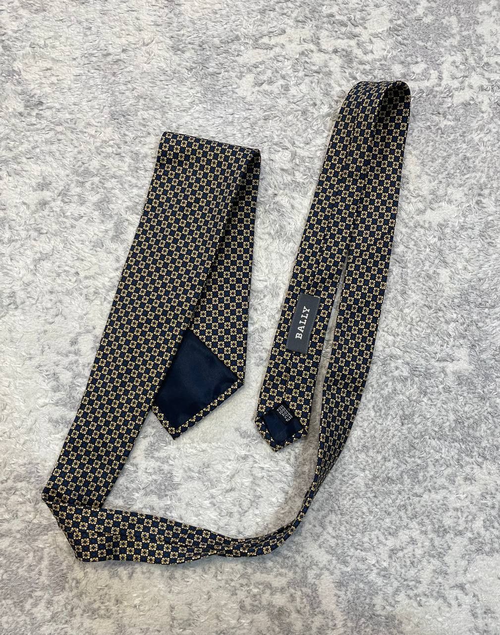 Bally Bally 100% Silk Tie Blue Gold Geometric Pattern Luxury Size ONE SIZE - 2 Thumbnail