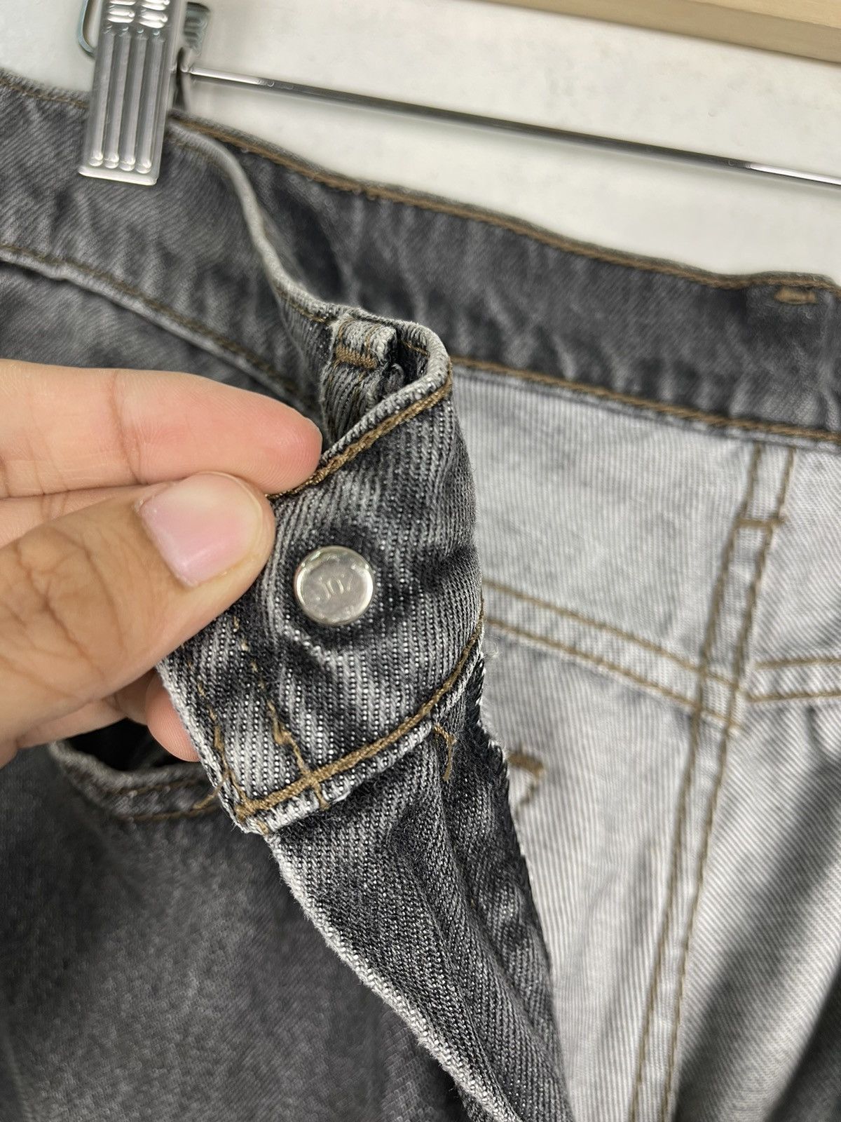 Levi's × Levi's Vintage Clothing Vintage Levis Black Distressed Denim Zipper Fly Size US 30 / EU 46 - 10 Thumbnail