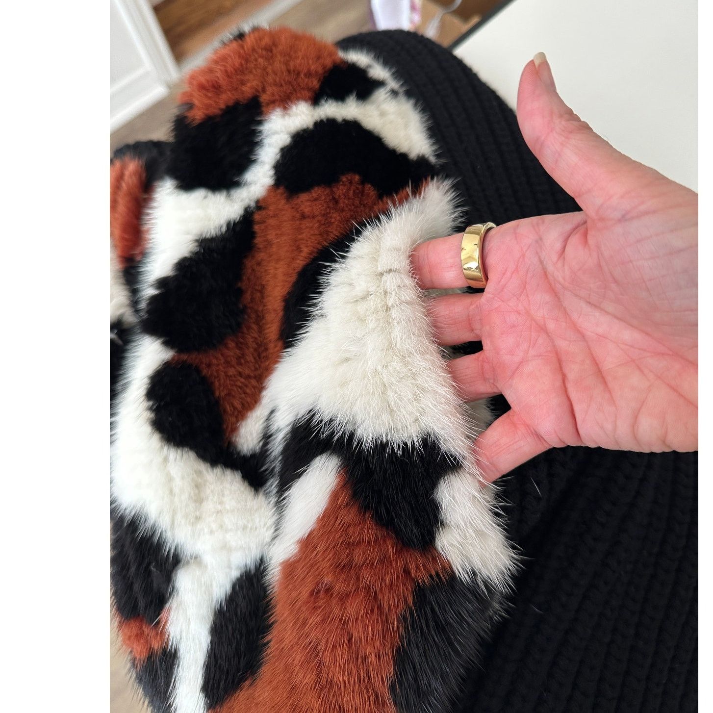 Fendi Fendi Black Balloon-Sleeve Cashmere Mink Fur Animal Sweater Size M / US 6-8 / IT 42-44 - 7 Thumbnail